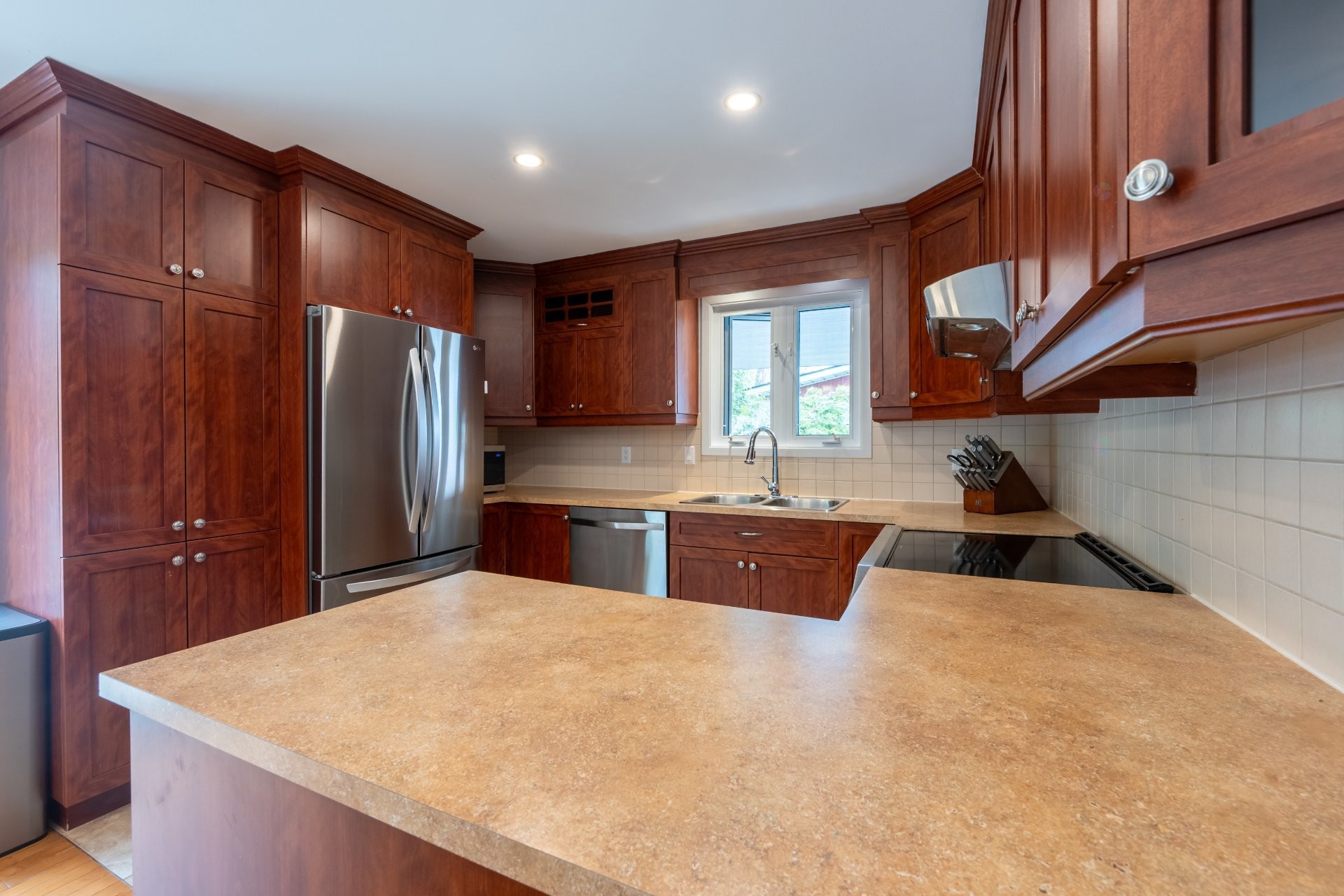 









503


Rue Foch

,
Granby,




QC
J2G6C8

