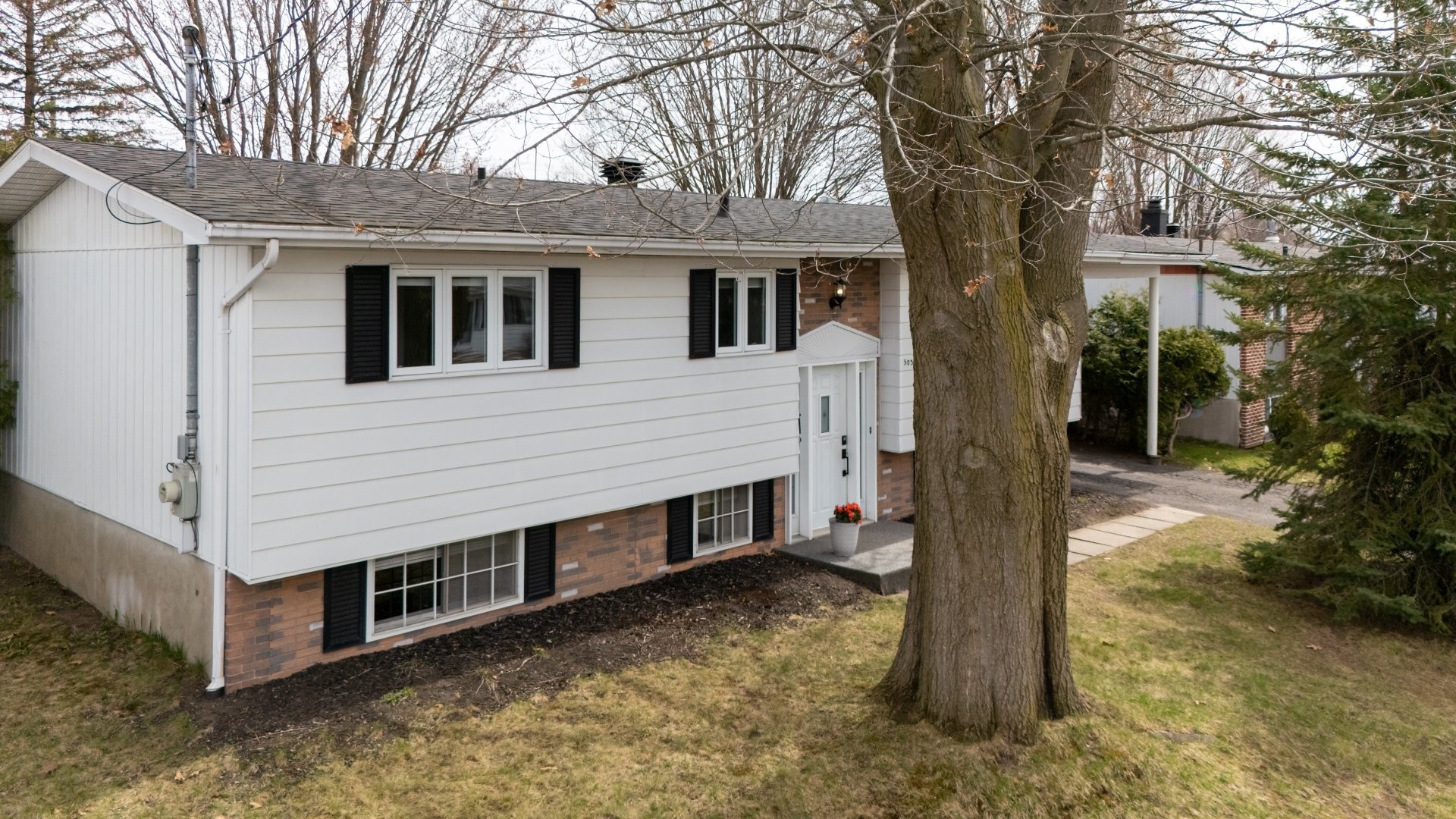 









503


Rue Foch

,
Granby,




QC
J2G6C8


