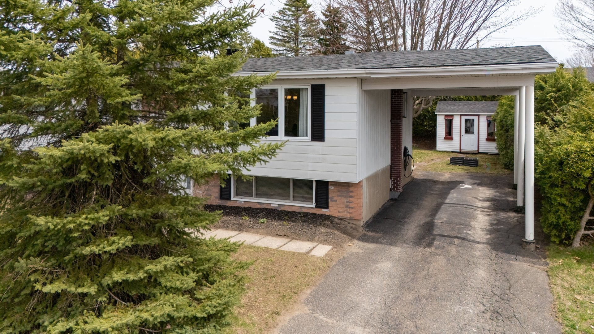 









503


Rue Foch

,
Granby,




QC
J2G6C8

