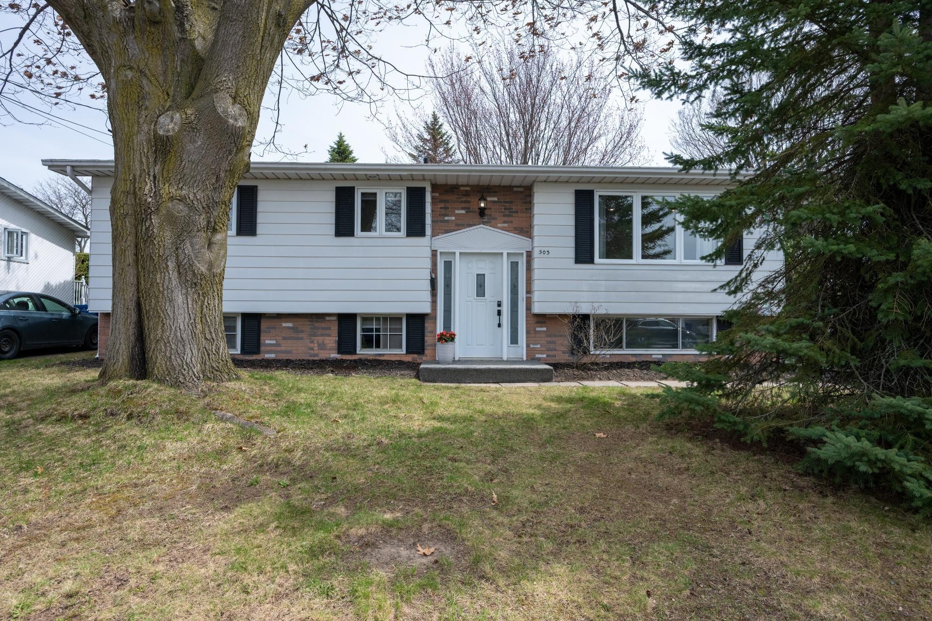 









503


Rue Foch

,
Granby,




QC
J2G6C8

