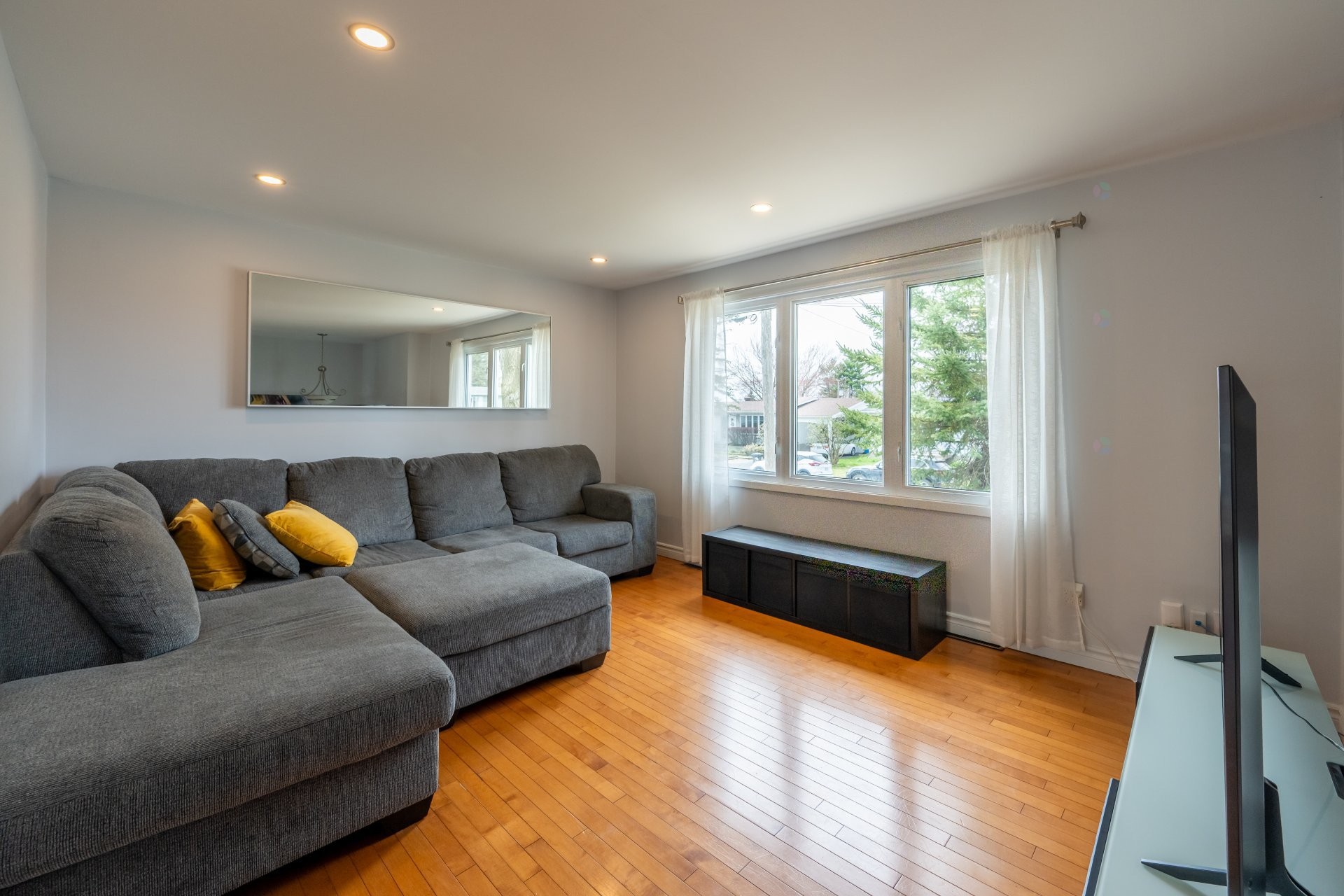









503


Rue Foch

,
Granby,




QC
J2G6C8

