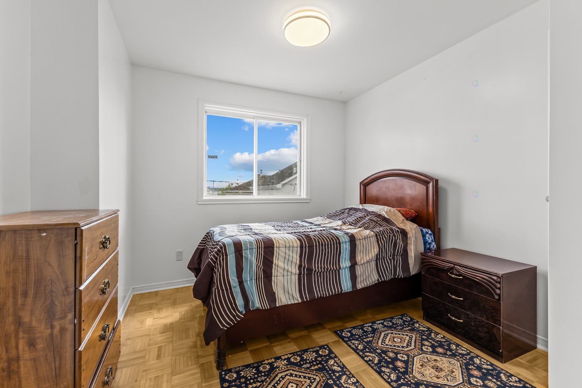 









6856


Rue Henri-Julien

,
Laval (Sainte-Rose),




QC
H7L5X7

