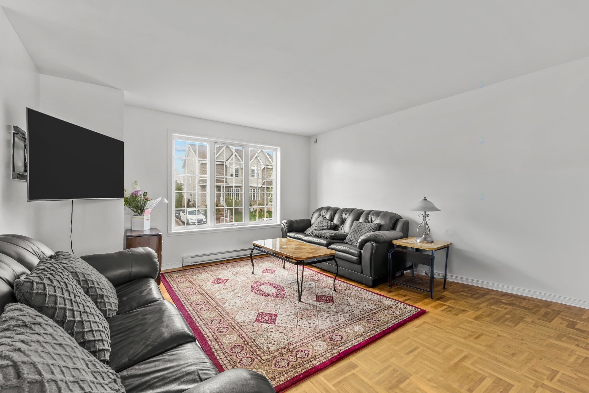 









6856


Rue Henri-Julien

,
Laval (Sainte-Rose),




QC
H7L5X7

