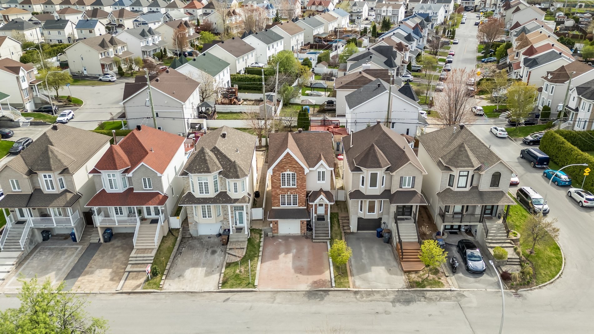 









6856


Rue Henri-Julien

,
Laval (Sainte-Rose),




QC
H7L5X7

