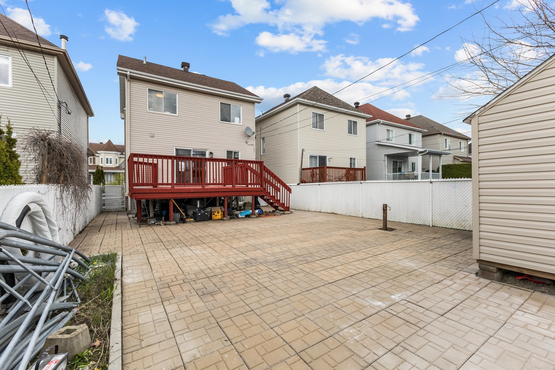 









6856


Rue Henri-Julien

,
Laval (Sainte-Rose),




QC
H7L5X7

