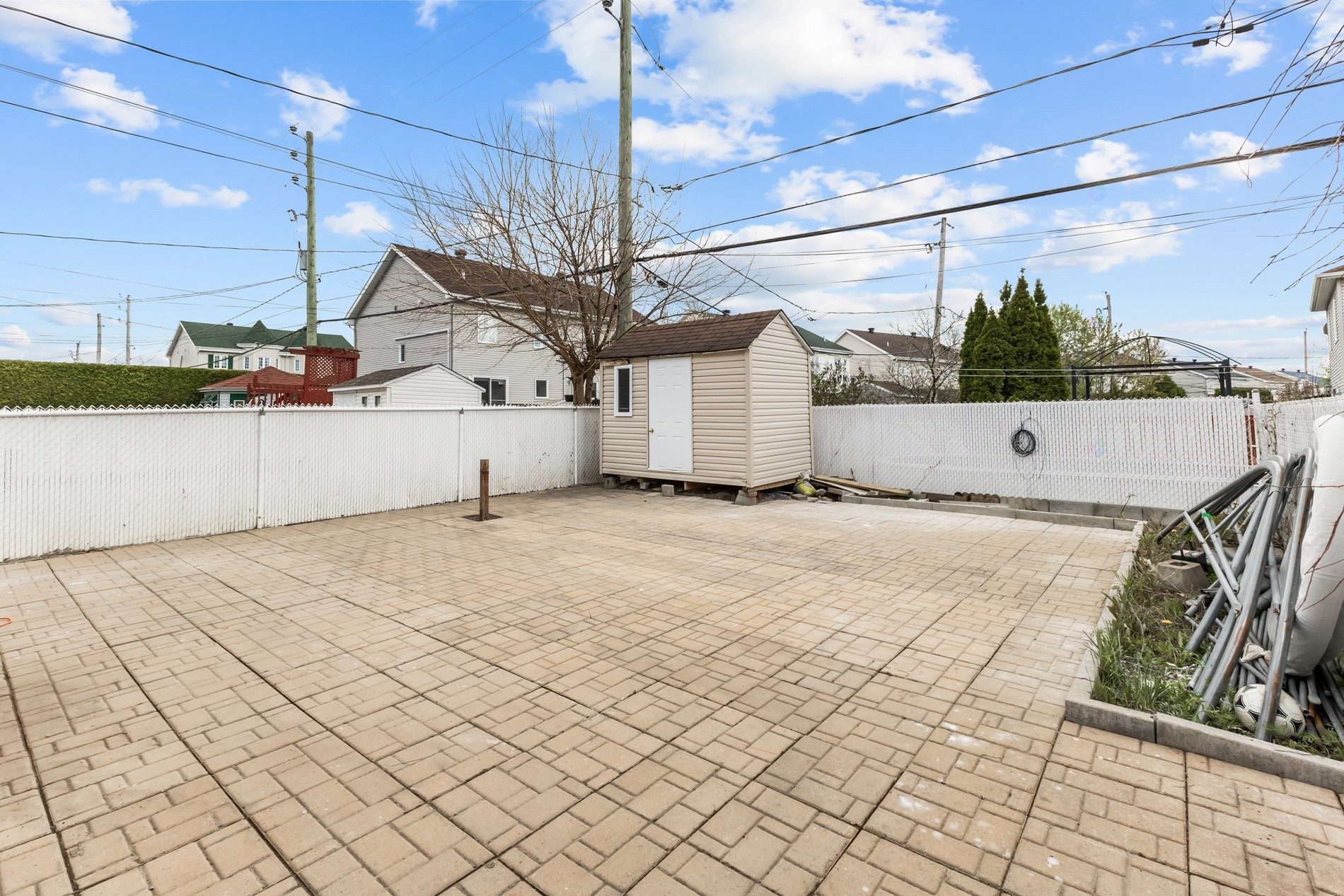 









6856


Rue Henri-Julien

,
Laval (Sainte-Rose),




QC
H7L5X7

