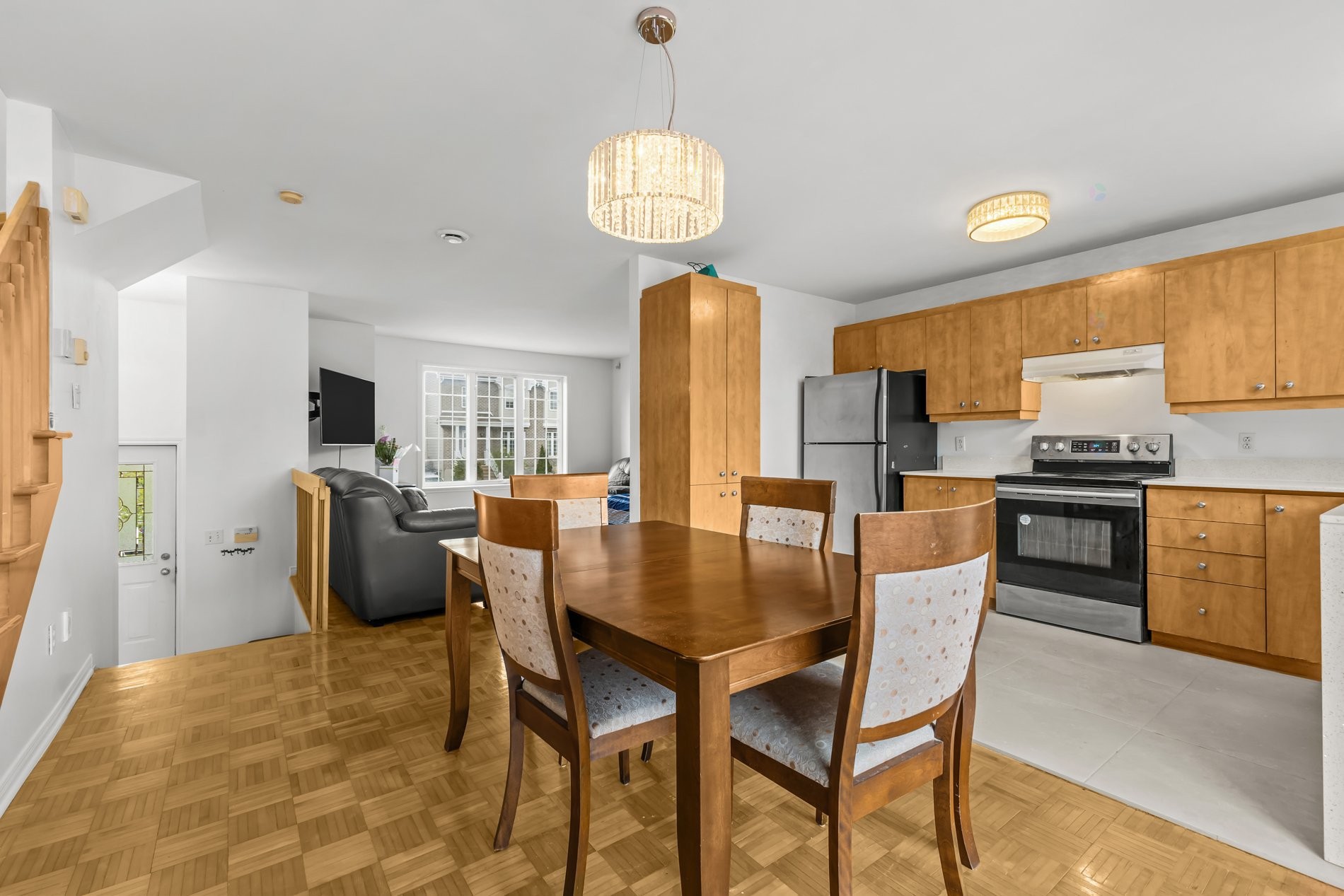 









6856


Rue Henri-Julien

,
Laval (Sainte-Rose),




QC
H7L5X7

