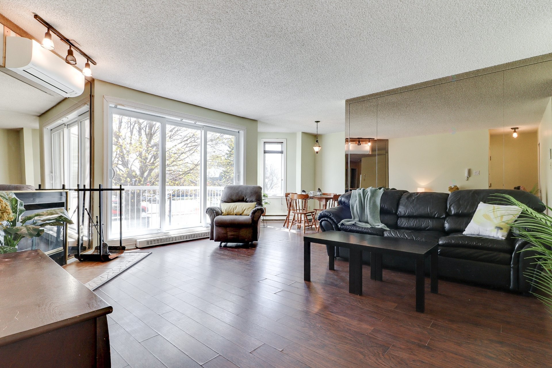 









1187


Boul. Iberville

, 3,
Repentigny (Repentigny),




QC
J5Y3H7

