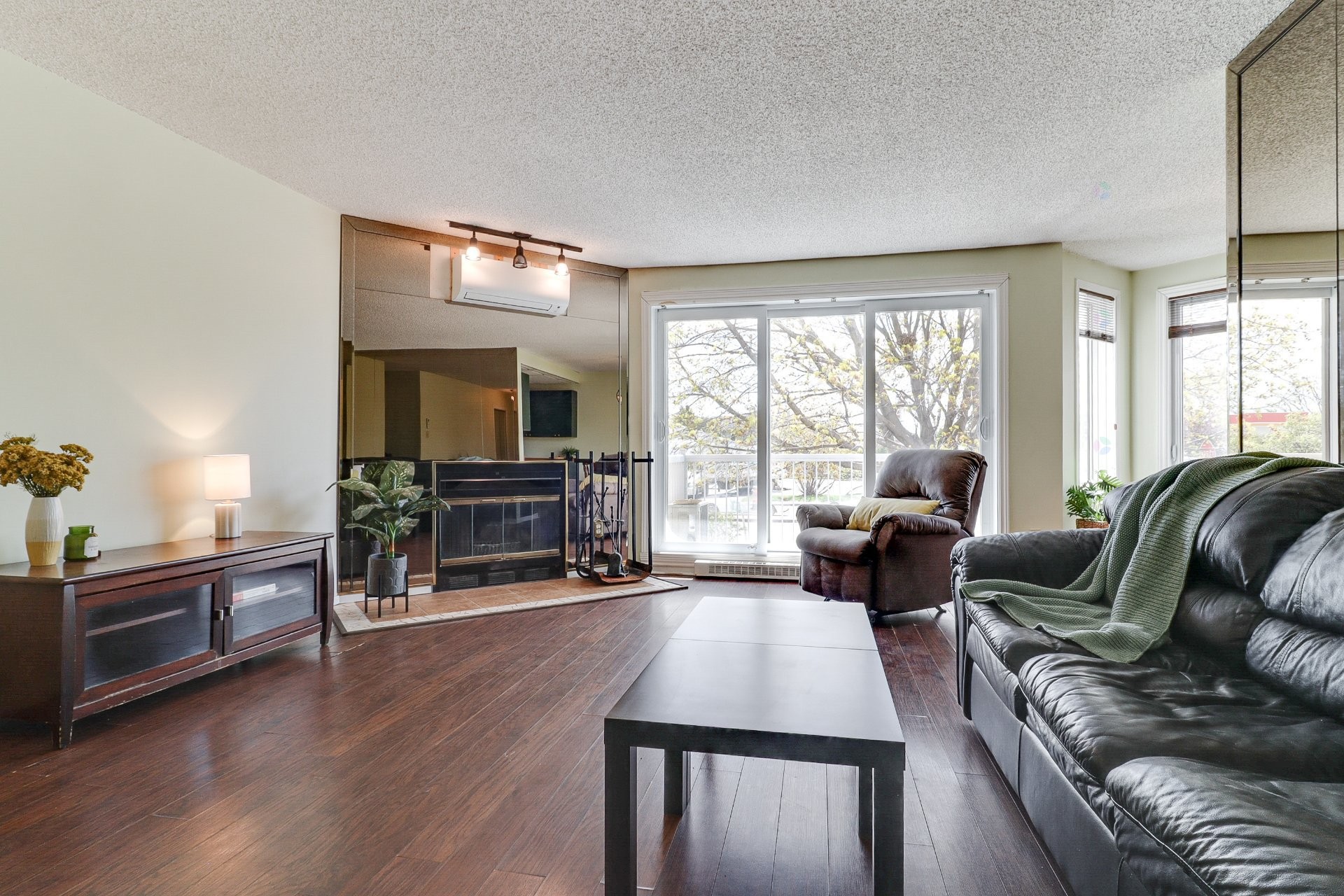 









1187


Boul. Iberville

, 3,
Repentigny (Repentigny),




QC
J5Y3H7

