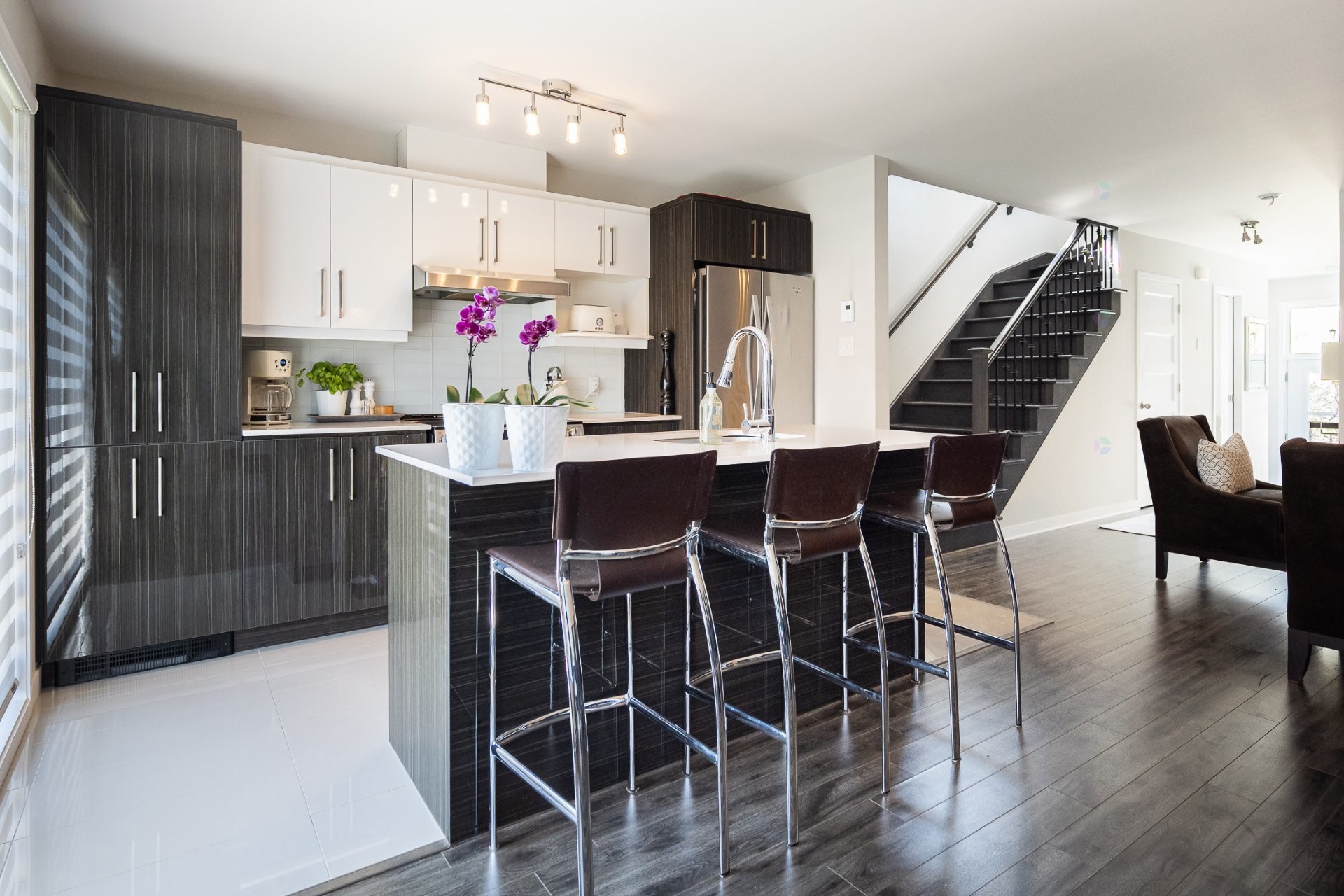 









4573A


Boul. Dagenais O.

,
Laval (Fabreville),




QC
H7R0G8

