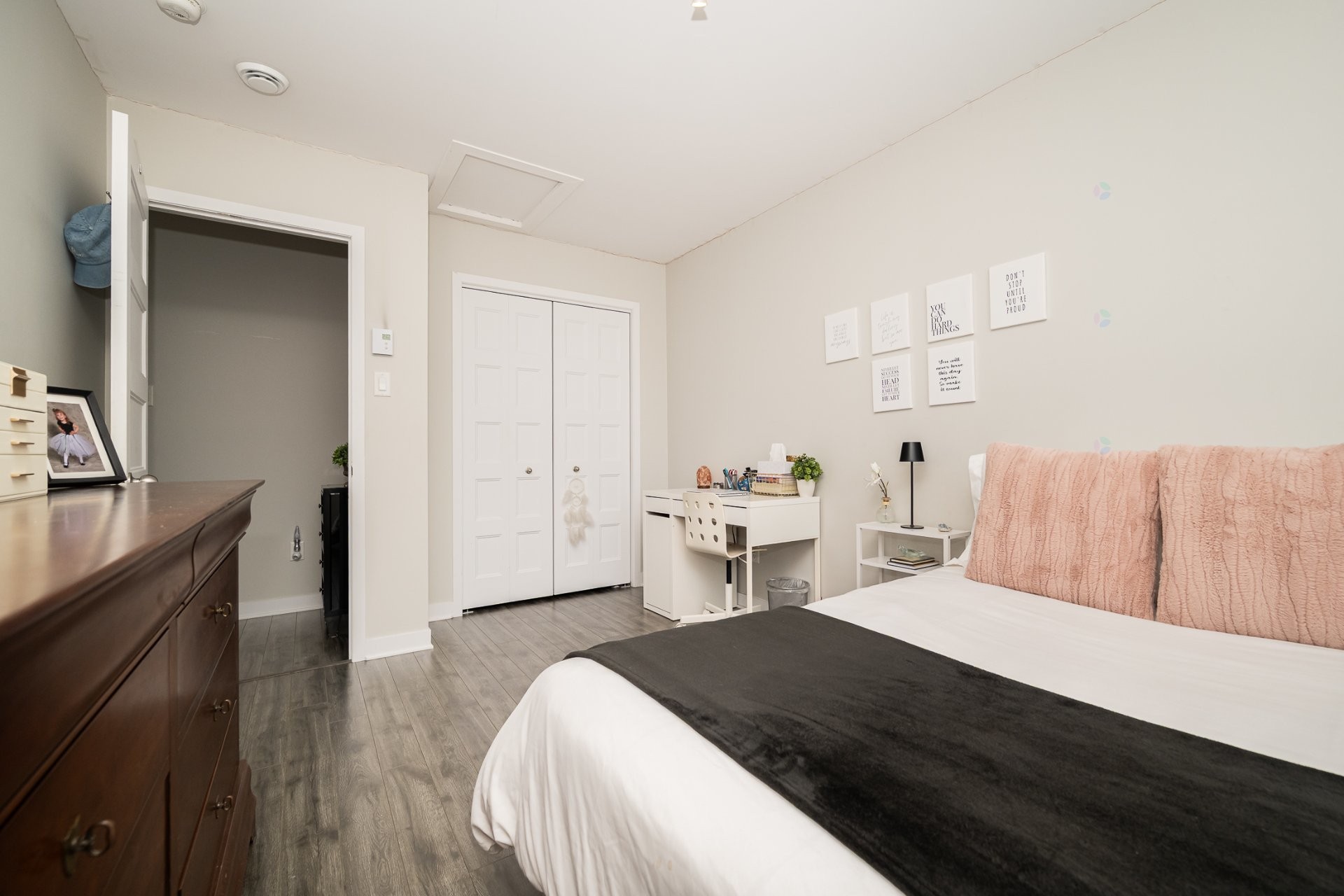 









4573A


Boul. Dagenais O.

,
Laval (Fabreville),




QC
H7R0G8

