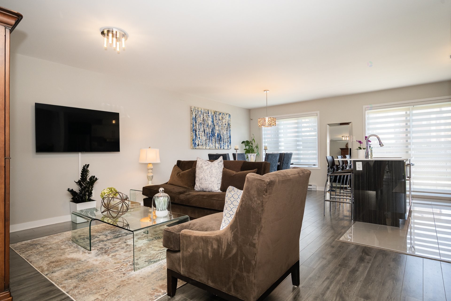 









4573A


Boul. Dagenais O.

,
Laval (Fabreville),




QC
H7R0G8

