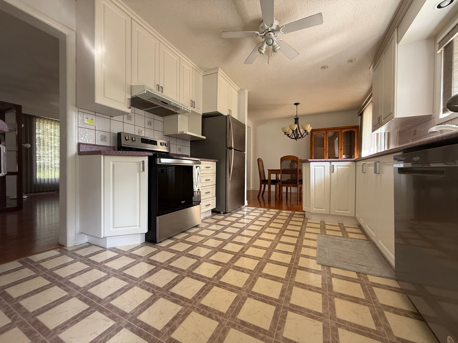 









24


Rue Sunset

,
Gatineau (Gatineau),




QC
J8P8B1

