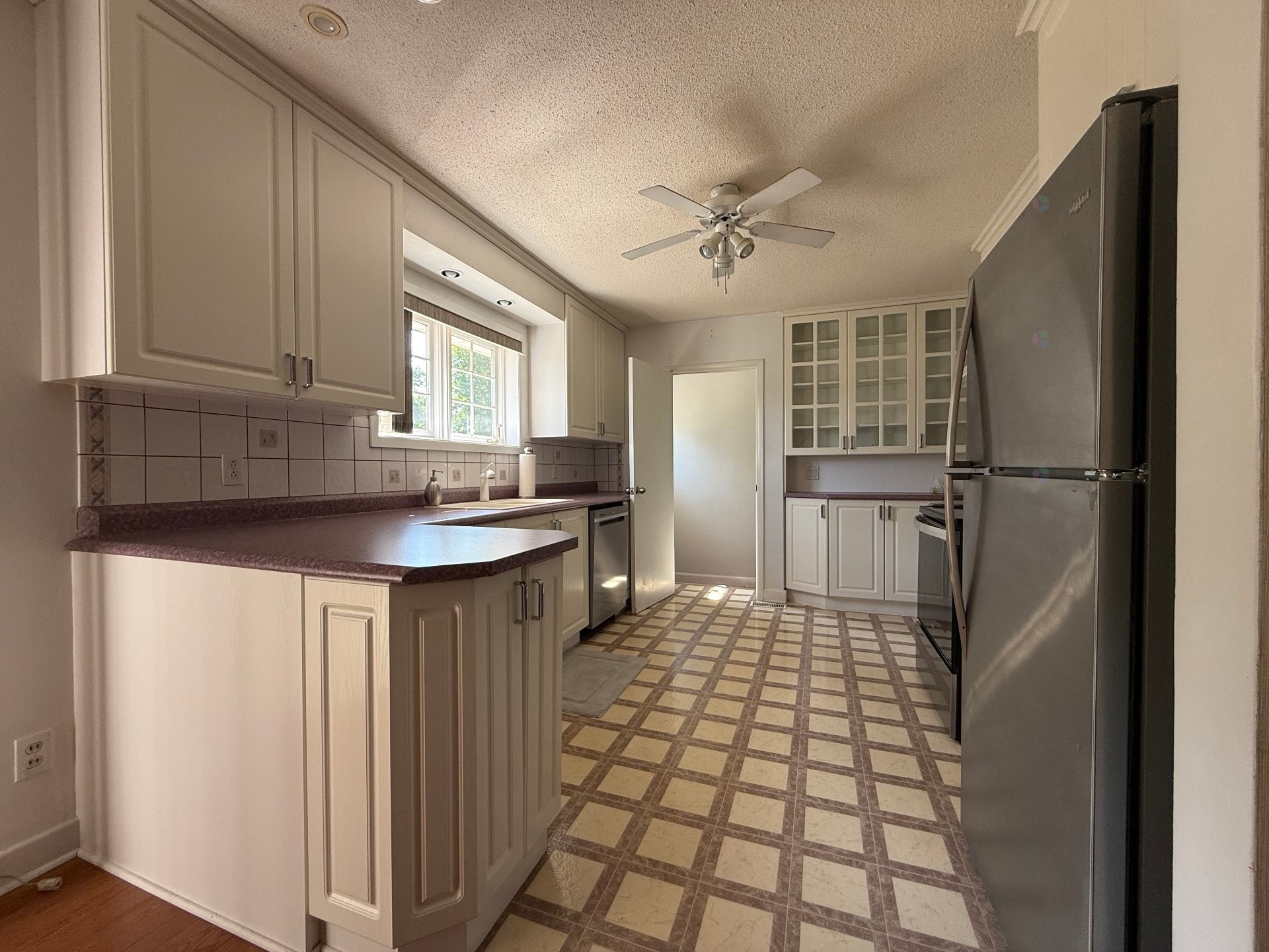 









24


Rue Sunset

,
Gatineau (Gatineau),




QC
J8P8B1

