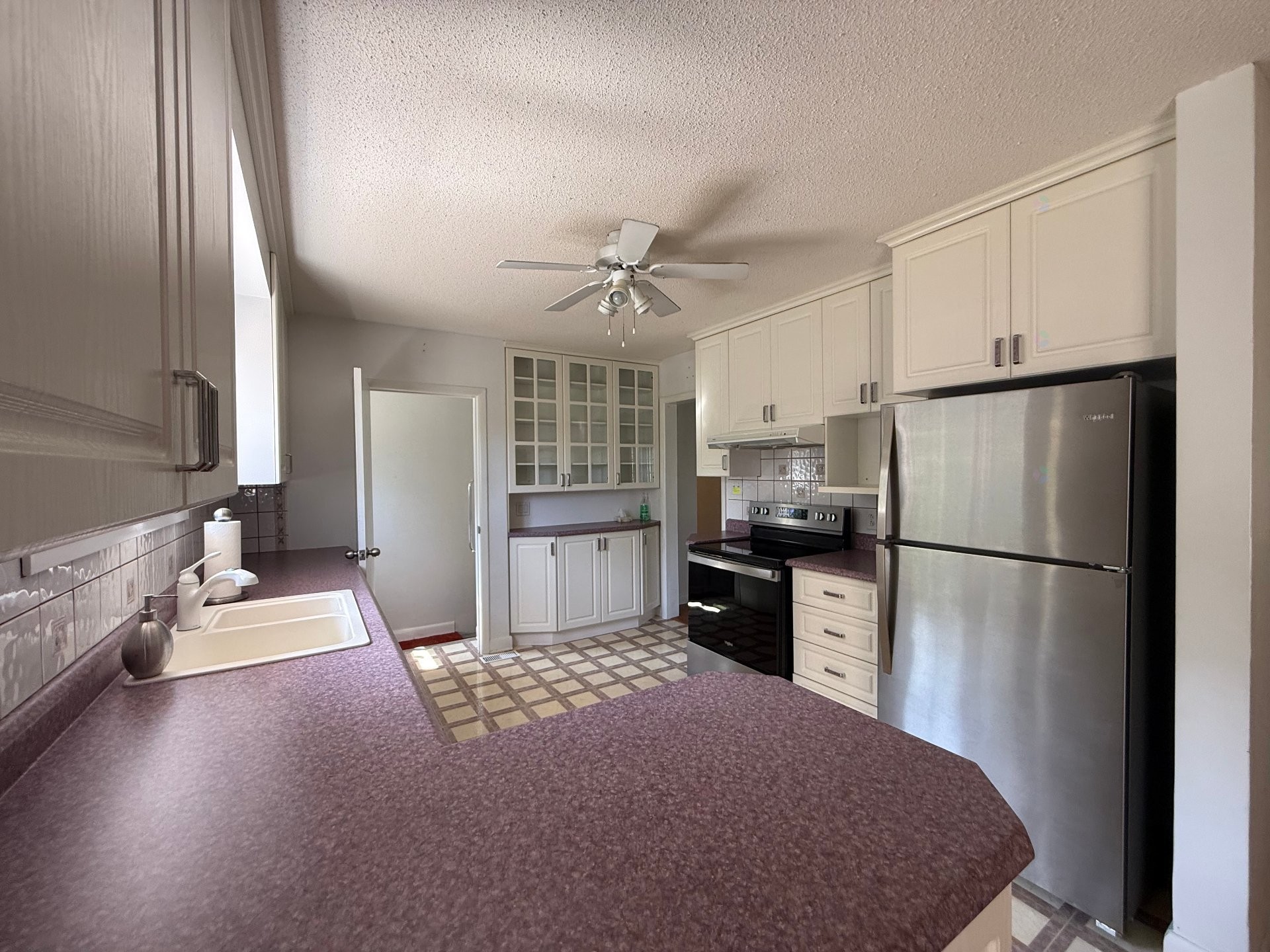 









24


Rue Sunset

,
Gatineau (Gatineau),




QC
J8P8B1

