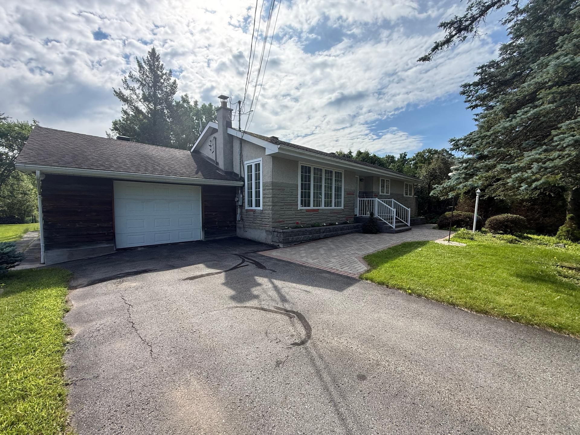 









24


Rue Sunset

,
Gatineau (Gatineau),




QC
J8P8B1

