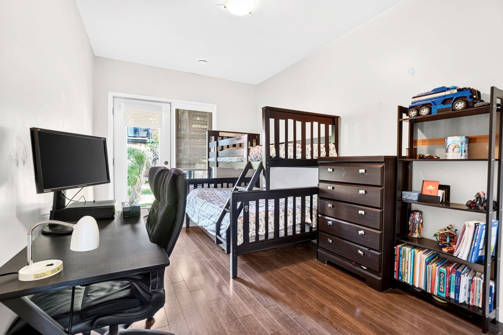 









14341


Boul. Cavendish

, 101,
Montréal (Saint-Laurent),




QC
H4R0J4

