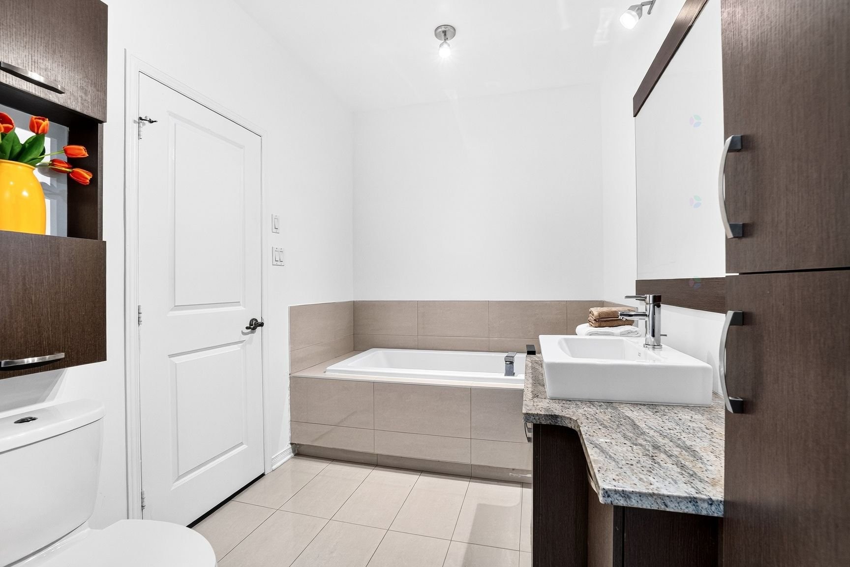 









14341


Boul. Cavendish

, 101,
Montréal (Saint-Laurent),




QC
H4R0J4

