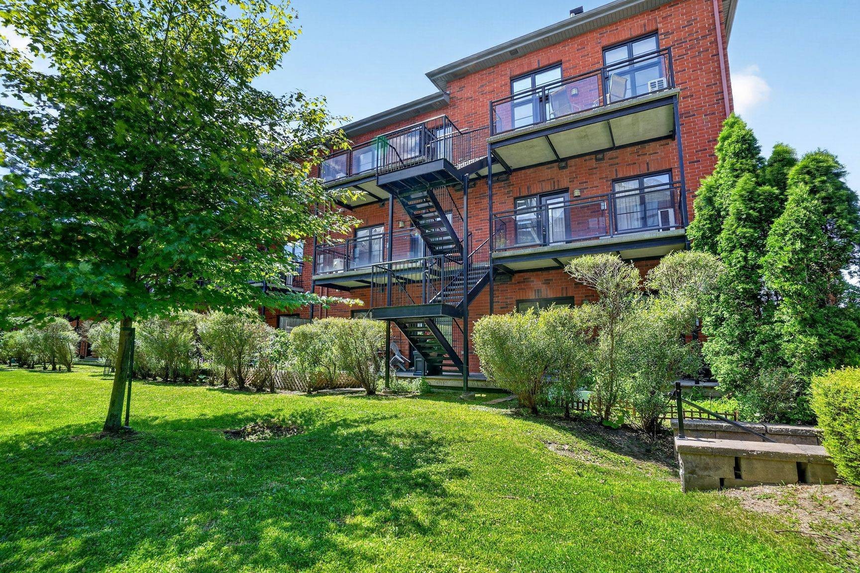 









14341


Boul. Cavendish

, 101,
Montréal (Saint-Laurent),




QC
H4R0J4

