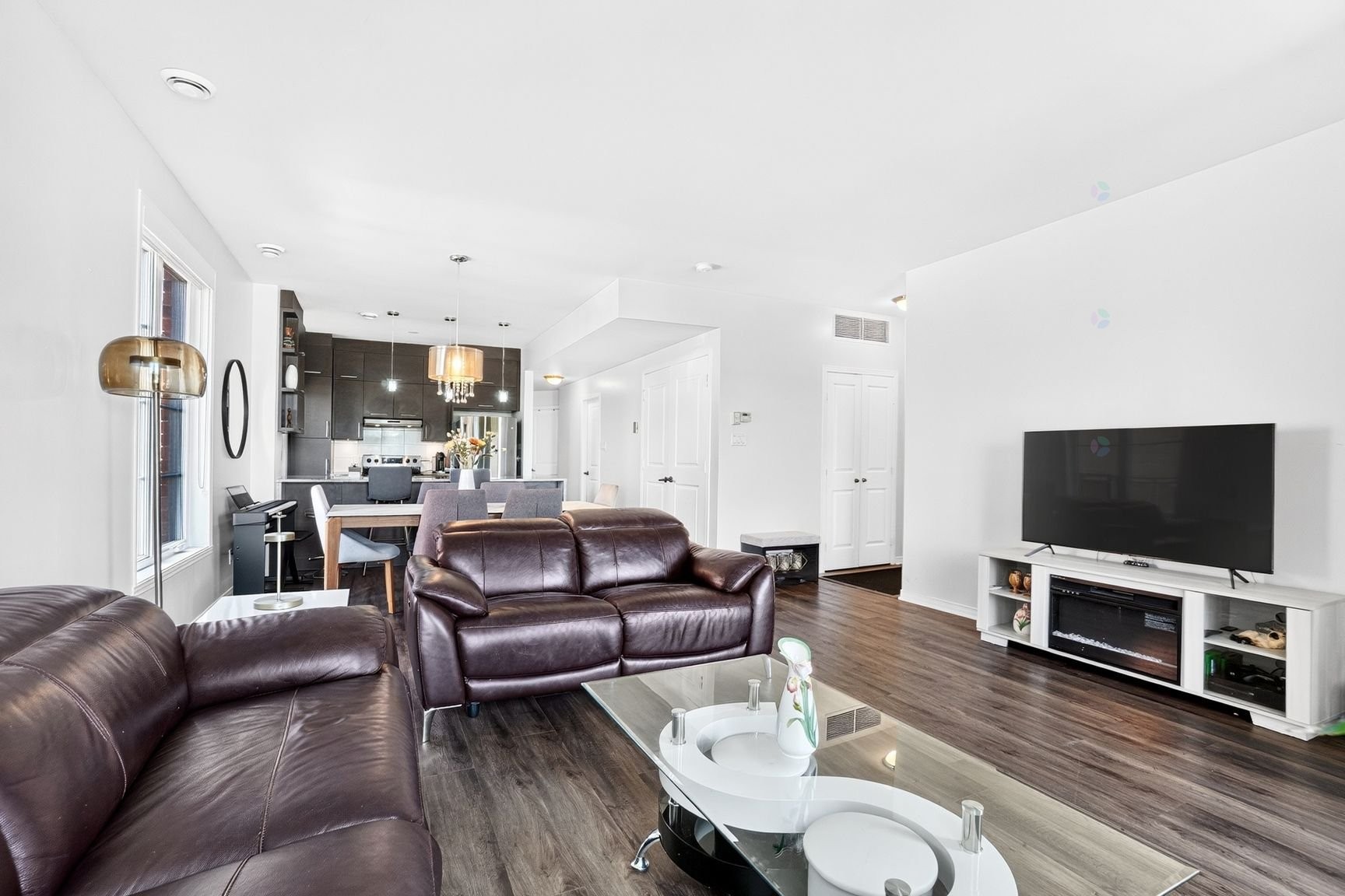 









14341


Boul. Cavendish

, 101,
Montréal (Saint-Laurent),




QC
H4R0J4

