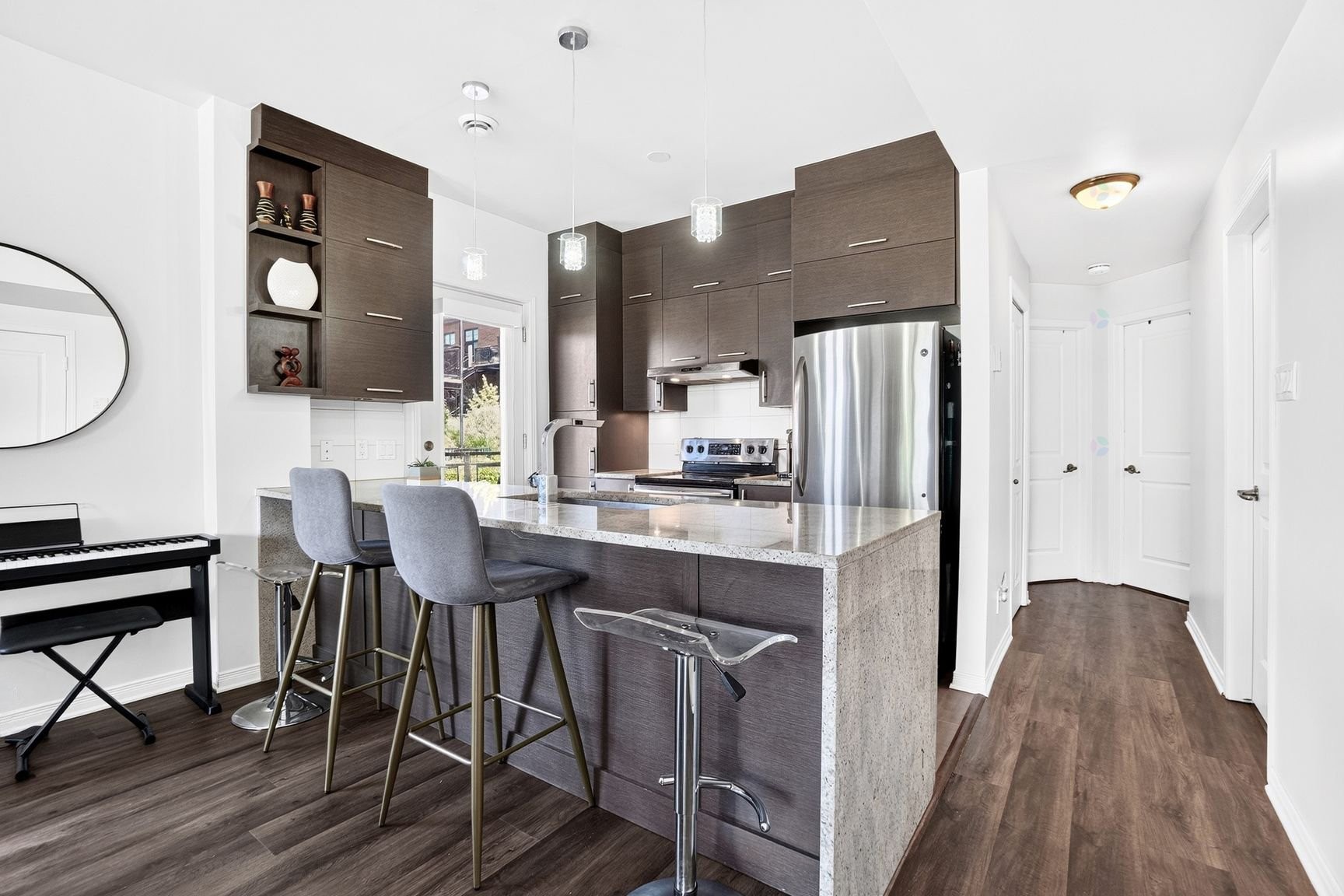 









14341


Boul. Cavendish

, 101,
Montréal (Saint-Laurent),




QC
H4R0J4

