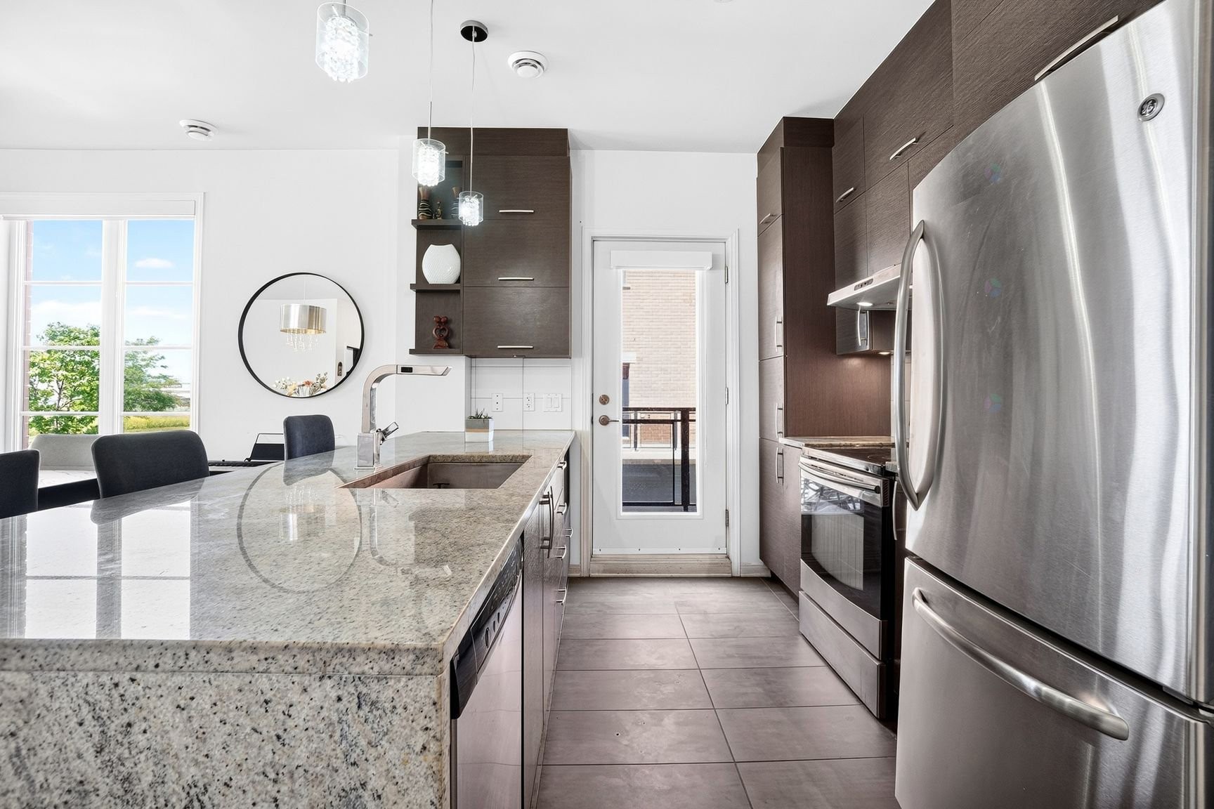 









14341


Boul. Cavendish

, 101,
Montréal (Saint-Laurent),




QC
H4R0J4

