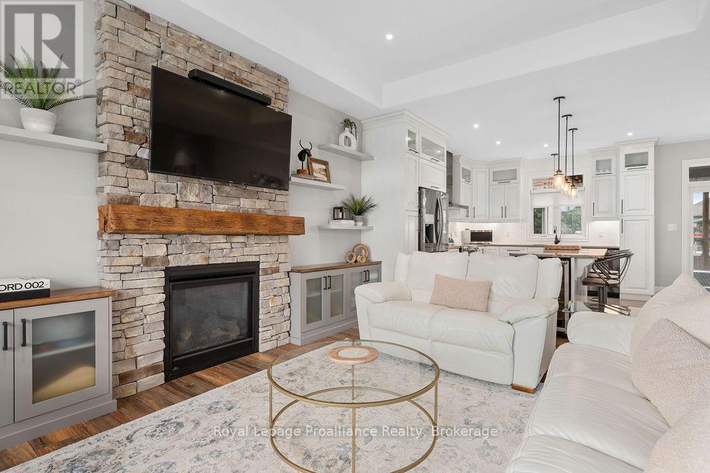 












45 AMBROSIA TERRACE

,
Quinte West (Murray Ward),




Ontario
K8V0G7

