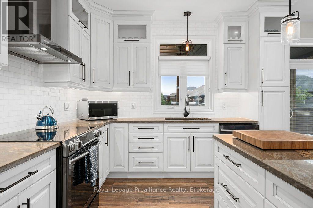 












45 AMBROSIA TERRACE

,
Quinte West (Murray Ward),




Ontario
K8V0G7

