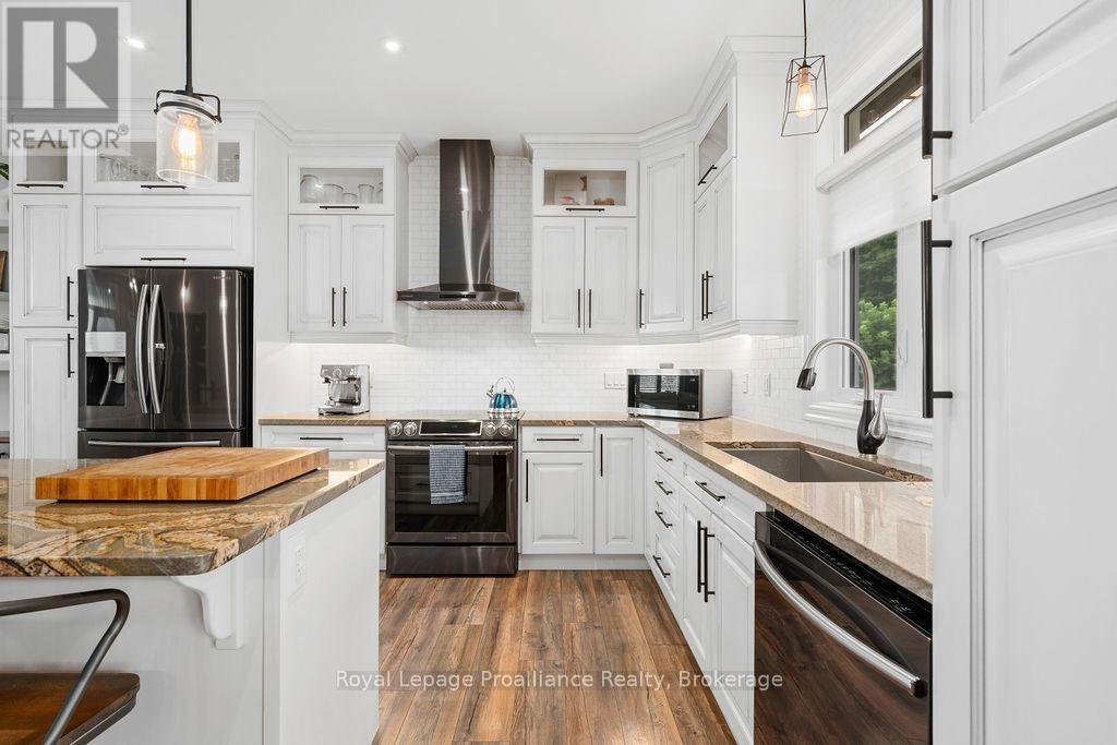 












45 AMBROSIA TERRACE

,
Quinte West (Murray Ward),




Ontario
K8V0G7

