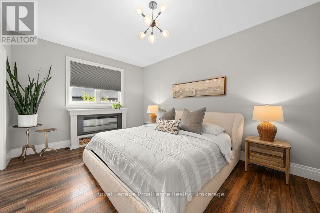 












45 AMBROSIA TERRACE

,
Quinte West (Murray Ward),




Ontario
K8V0G7

