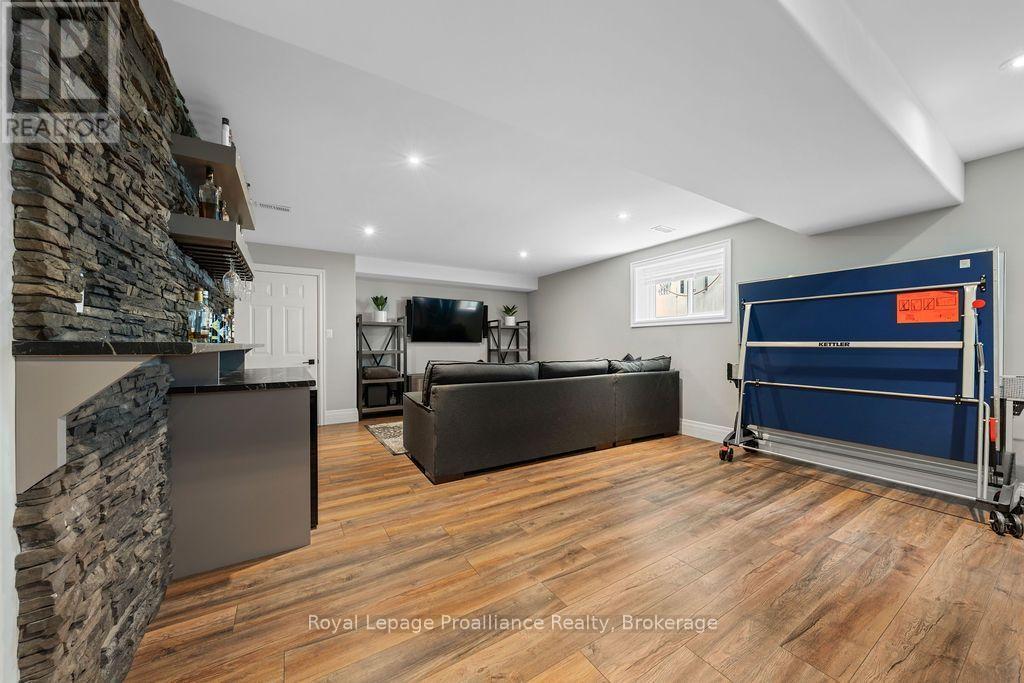 












45 AMBROSIA TERRACE

,
Quinte West (Murray Ward),




Ontario
K8V0G7

