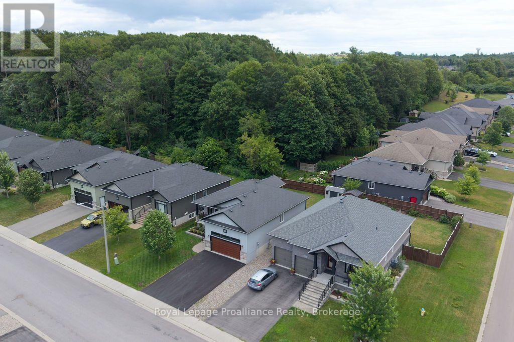 












45 AMBROSIA TERRACE

,
Quinte West (Murray Ward),




Ontario
K8V0G7

