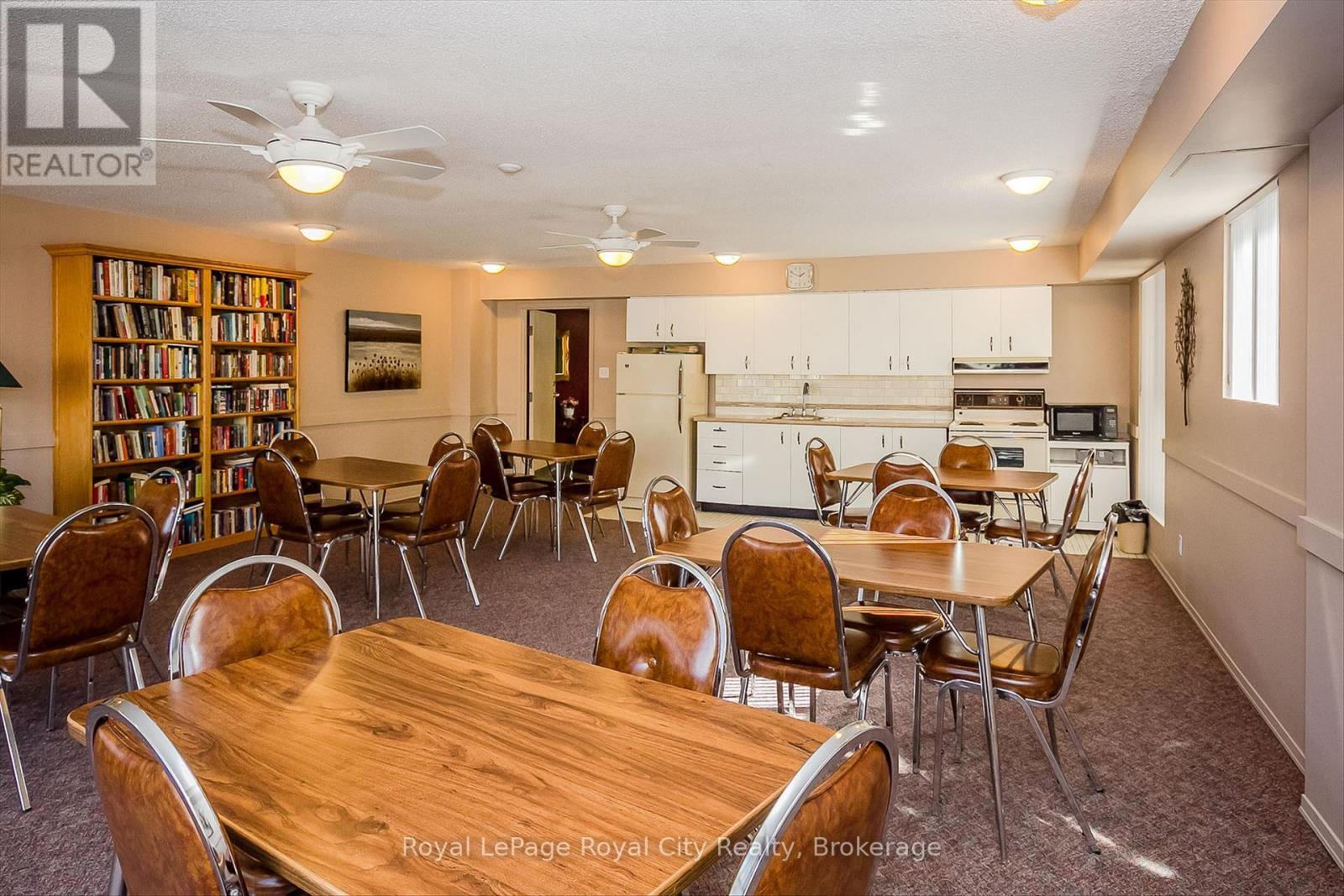 












606 - 358 WATERLOO AVENUE

,
Guelph (Junction/Onward Willow),




Ontario
N1H7Y3


