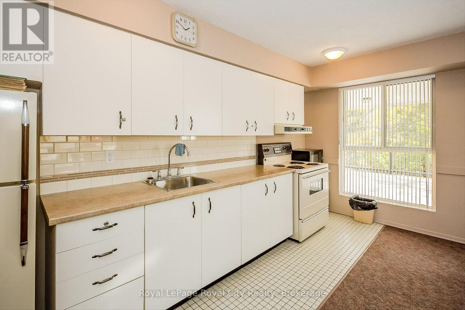












606 - 358 WATERLOO AVENUE

,
Guelph (Junction/Onward Willow),




Ontario
N1H7Y3

