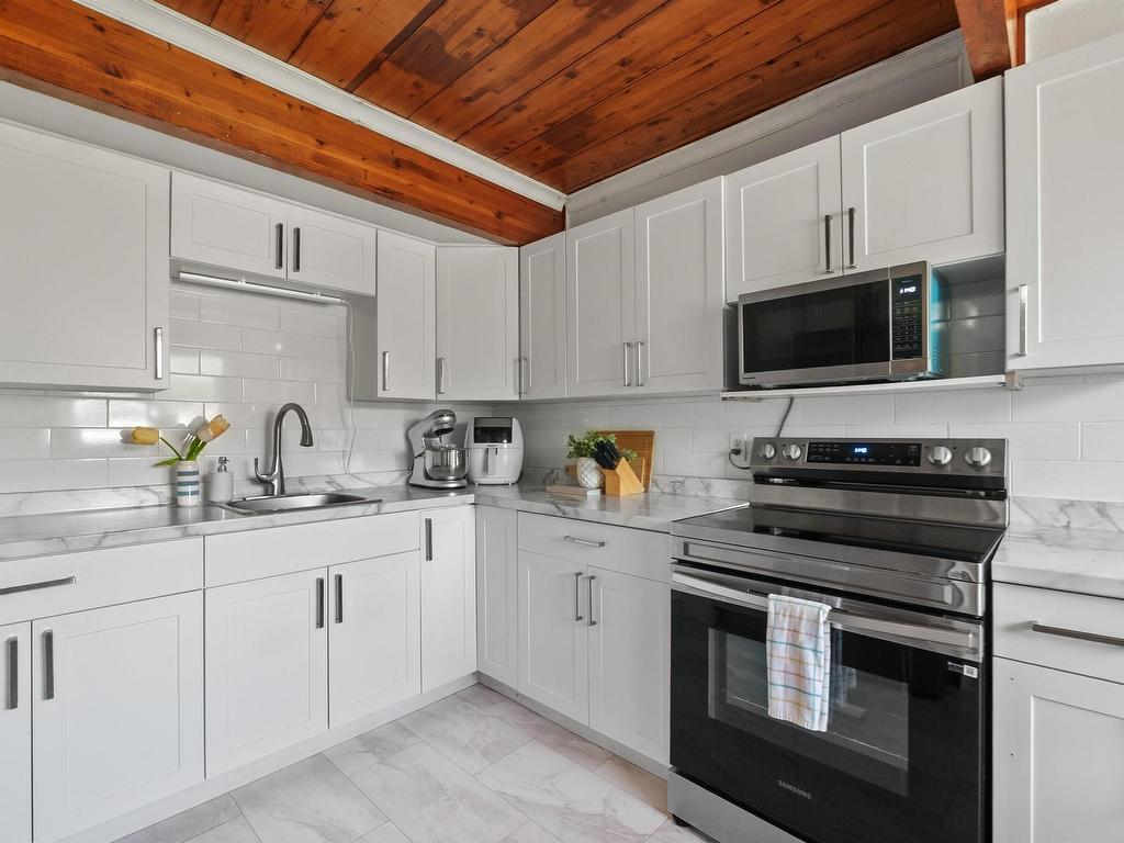 












48 Drumdonald Road

,
Cowie Hill,




NS
B3P 2K9

