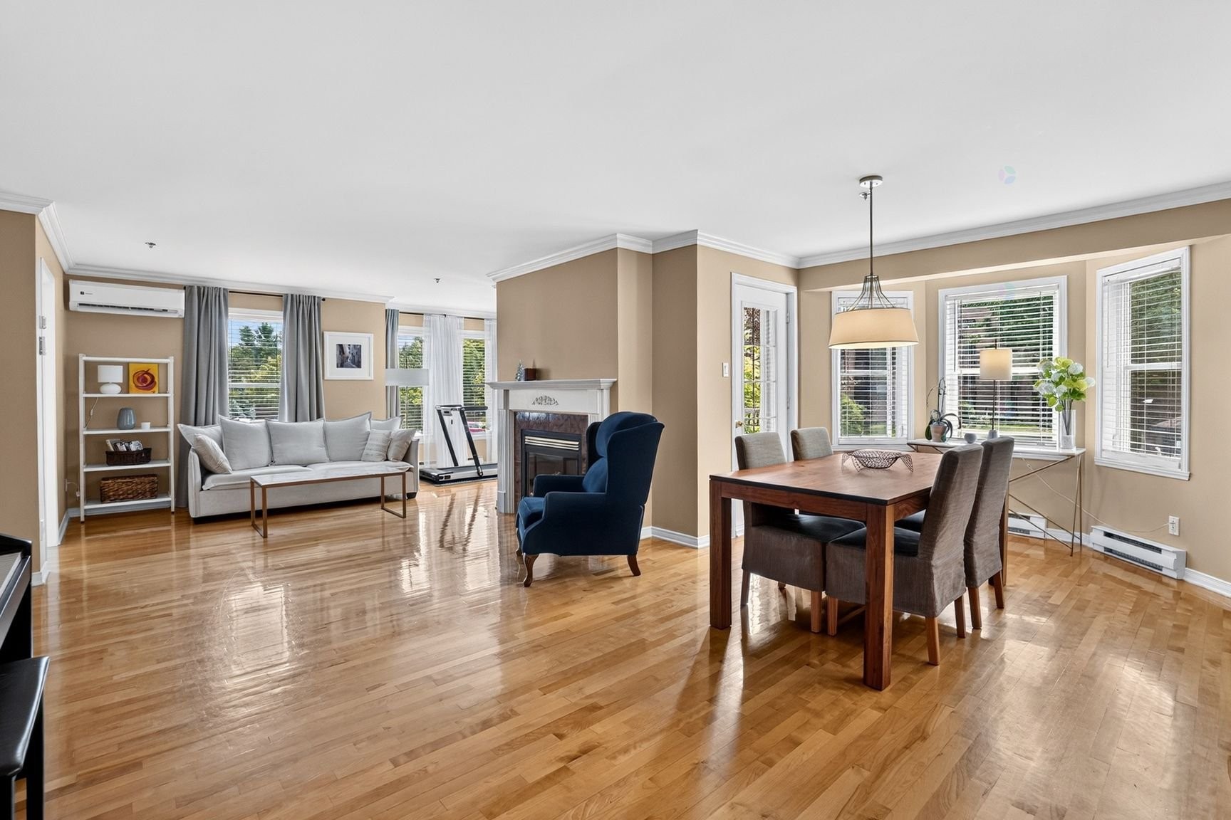 









125


Rue d'Angoulême

, 202,
Sainte-Julie,




QC
J3E3E7

