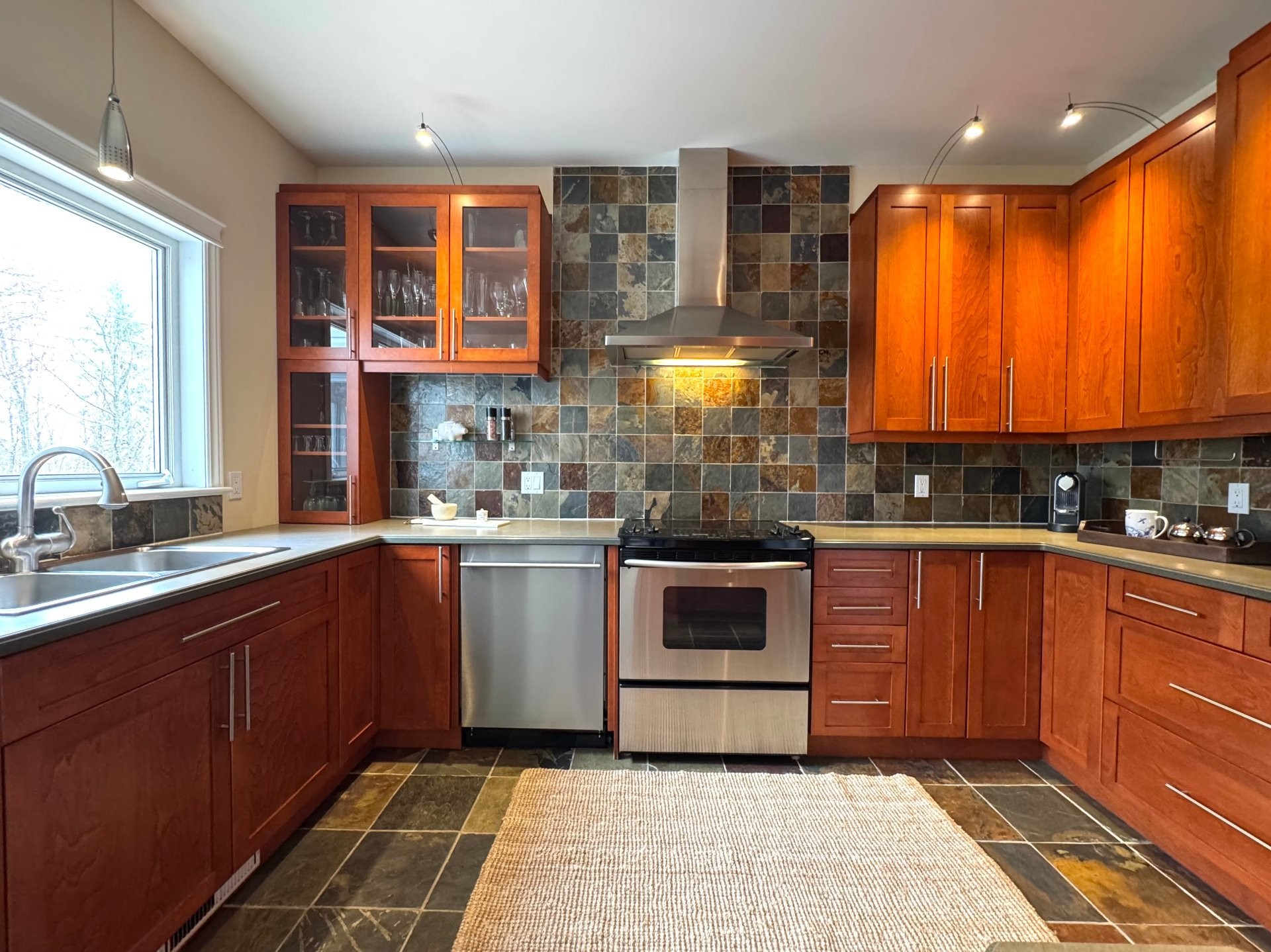 









131


Rue Radmore

,
Gatineau (Gatineau),




QC
J8R3T7

