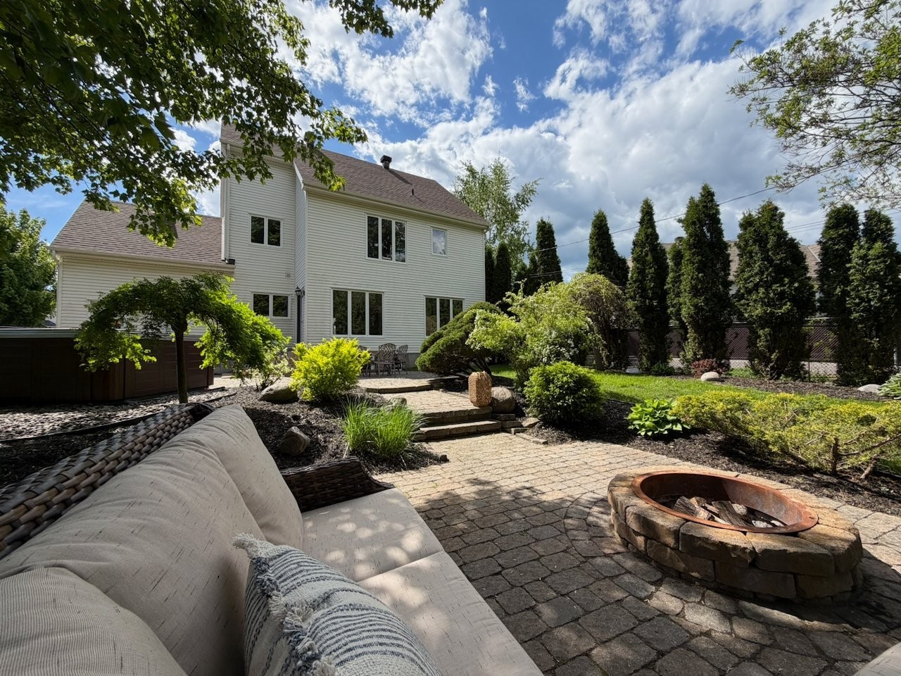 









131


Rue Radmore

,
Gatineau (Gatineau),




QC
J8R3T7

