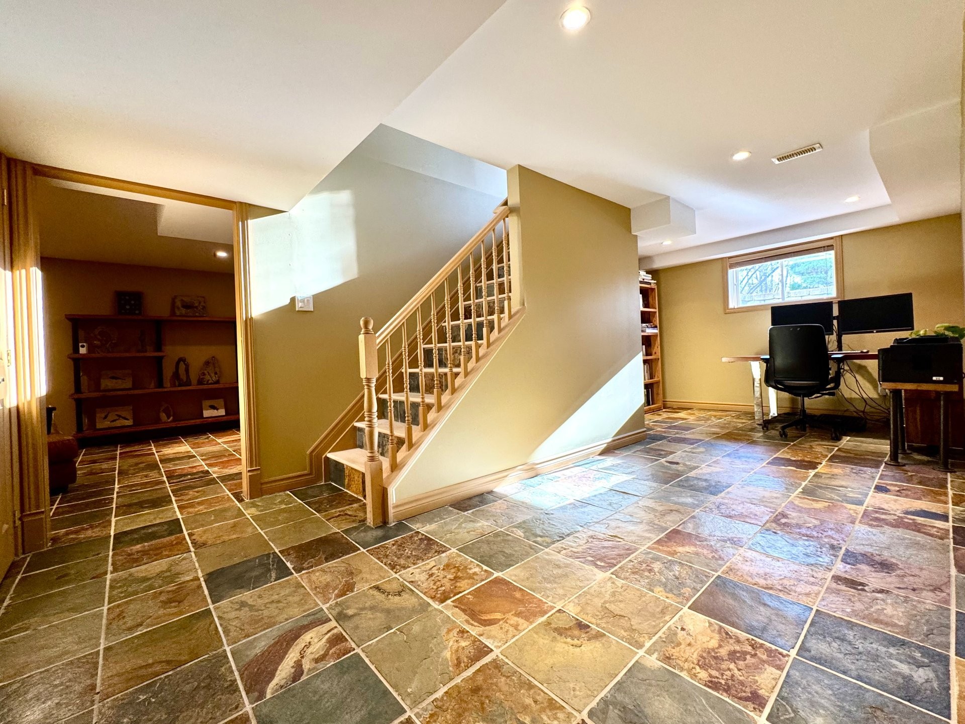 









131


Rue Radmore

,
Gatineau (Gatineau),




QC
J8R3T7


