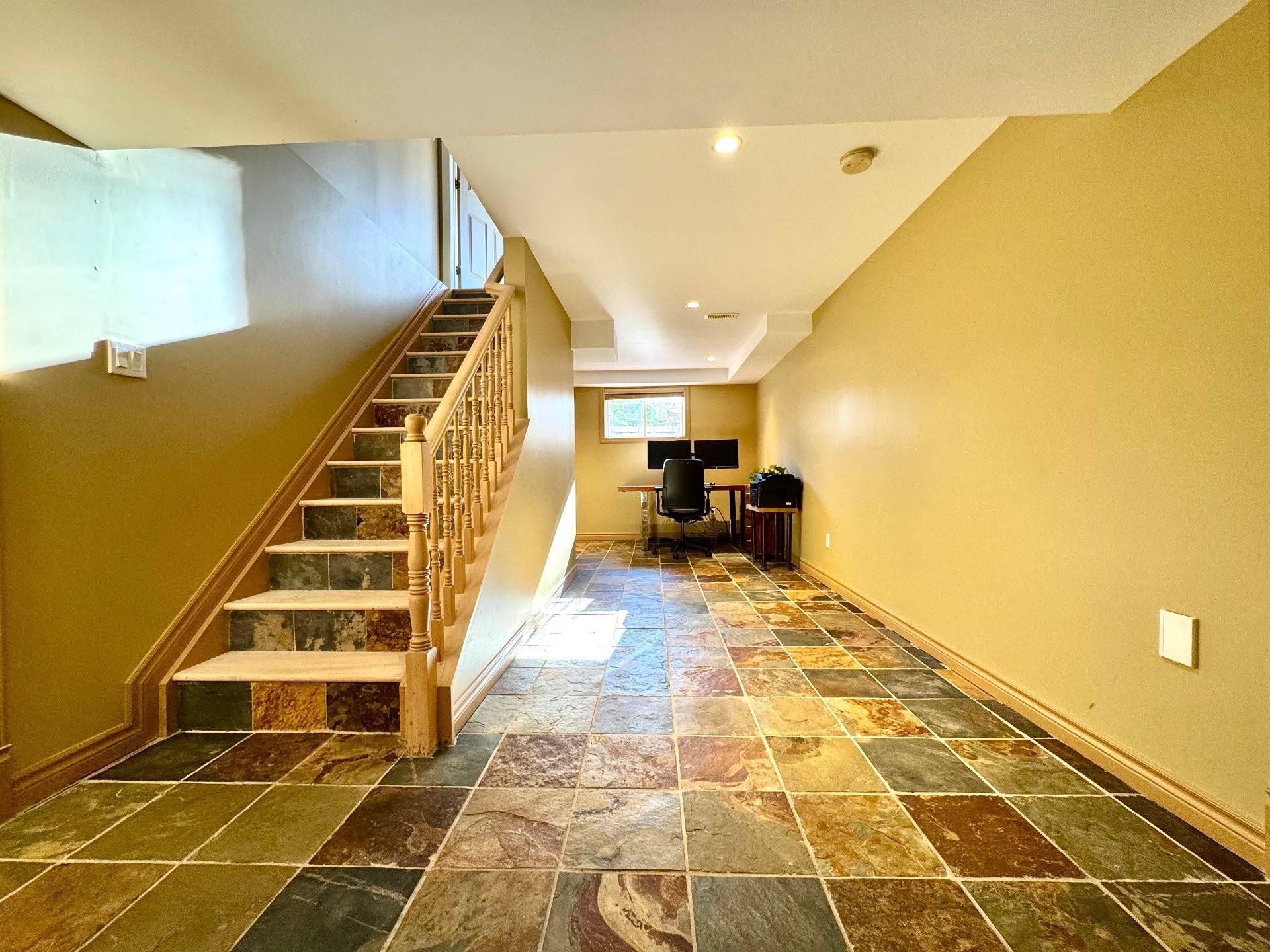 









131


Rue Radmore

,
Gatineau (Gatineau),




QC
J8R3T7

