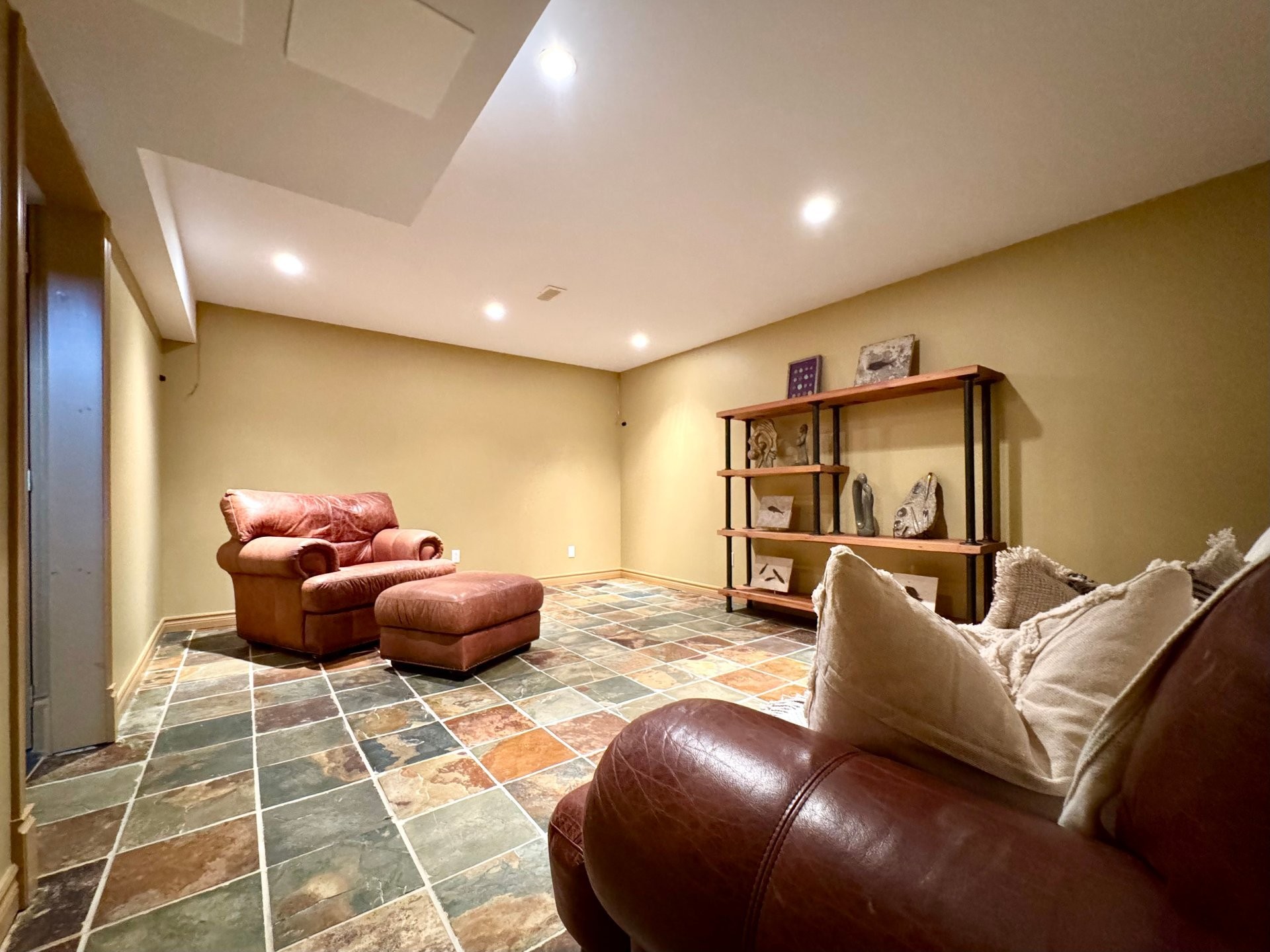 









131


Rue Radmore

,
Gatineau (Gatineau),




QC
J8R3T7


