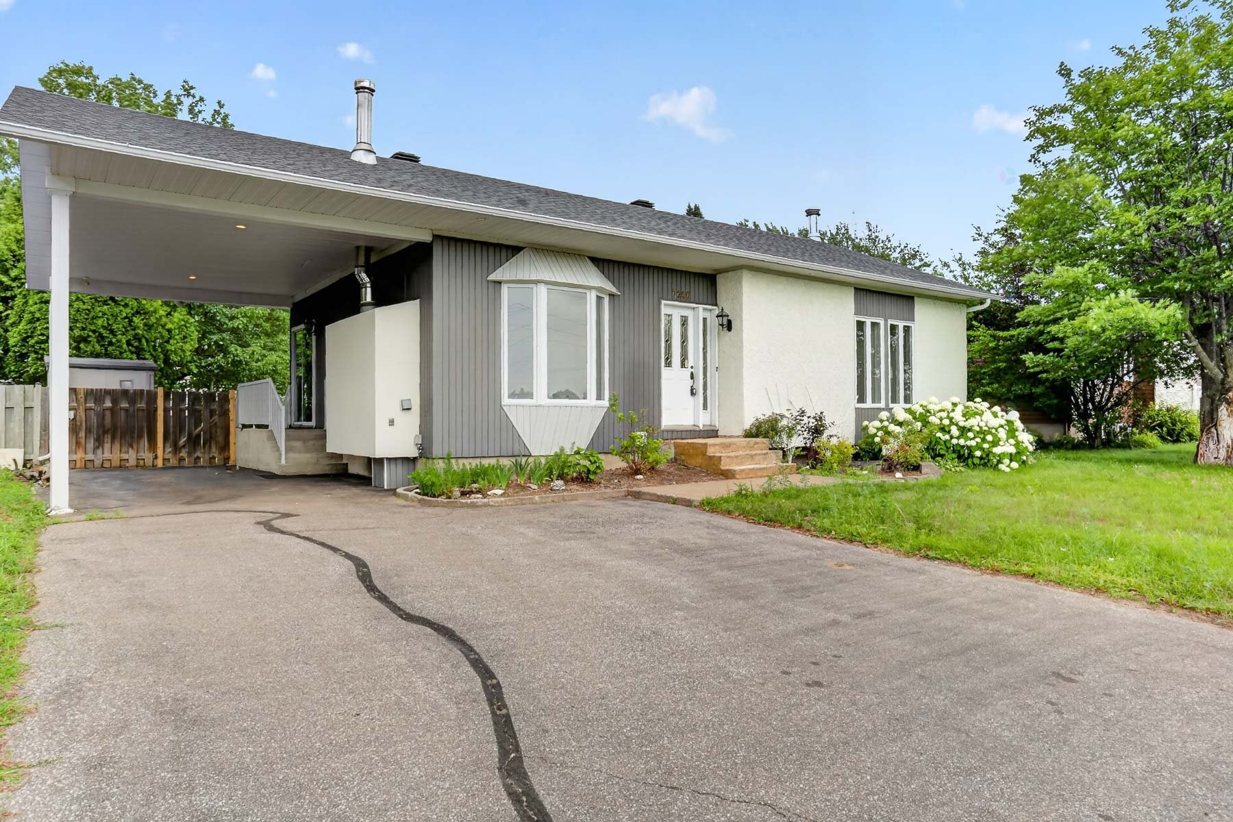 









7200


Rue Bayard

,
Trois-Rivières,




QC
G8Y2E1

