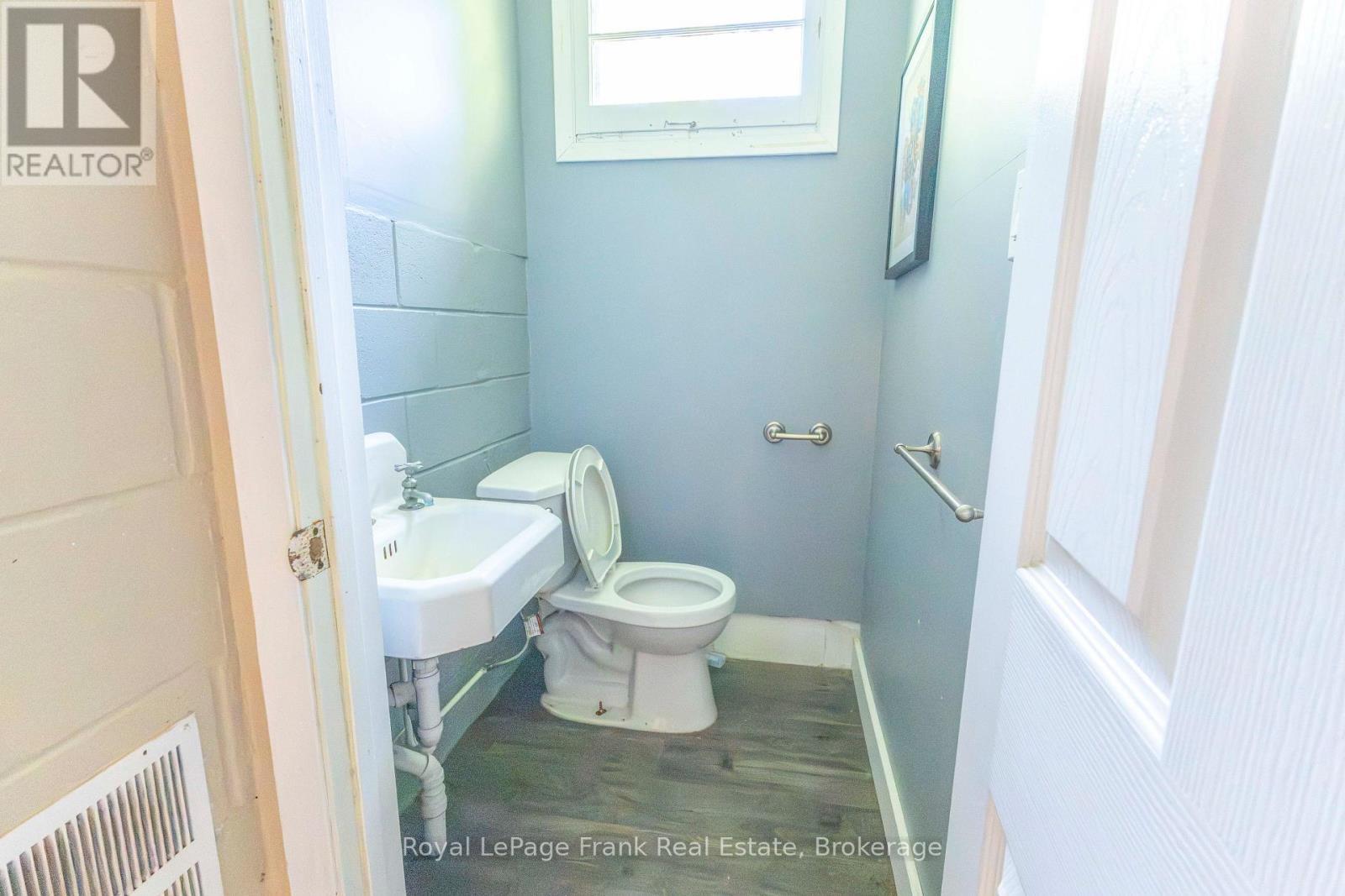 












2477 PIGEON LAKE ROAD

,
Kawartha Lakes (Bobcaygeon),




Ontario
K0M1A0

