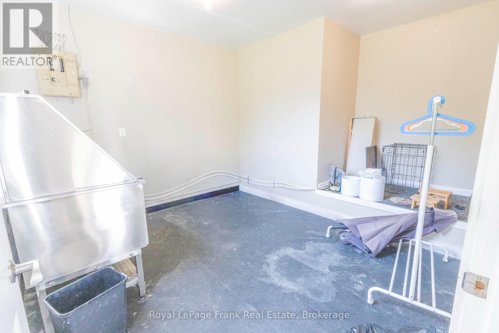 












2477 PIGEON LAKE ROAD

,
Kawartha Lakes (Bobcaygeon),




Ontario
K0M1A0

