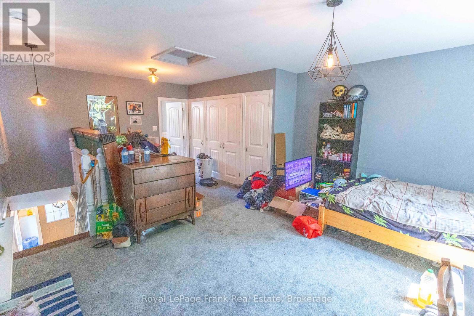 












2477 PIGEON LAKE ROAD

,
Kawartha Lakes (Bobcaygeon),




Ontario
K0M1A0

