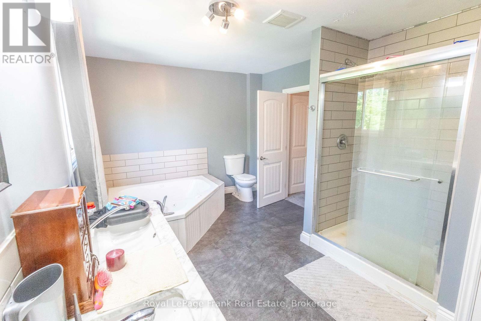 












2477 PIGEON LAKE ROAD

,
Kawartha Lakes (Bobcaygeon),




Ontario
K0M1A0

