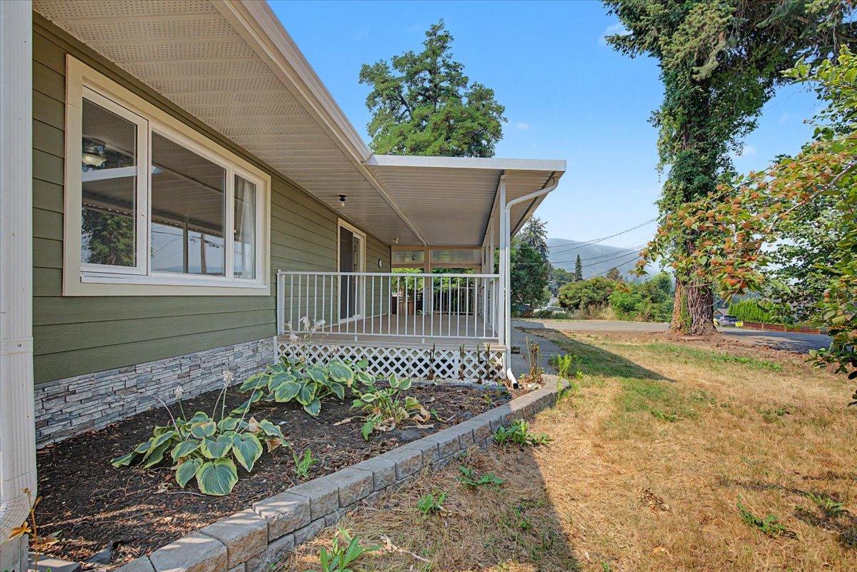 









3585


Warner

Avenue,
Armstrong,




BC
V0E 1B2

