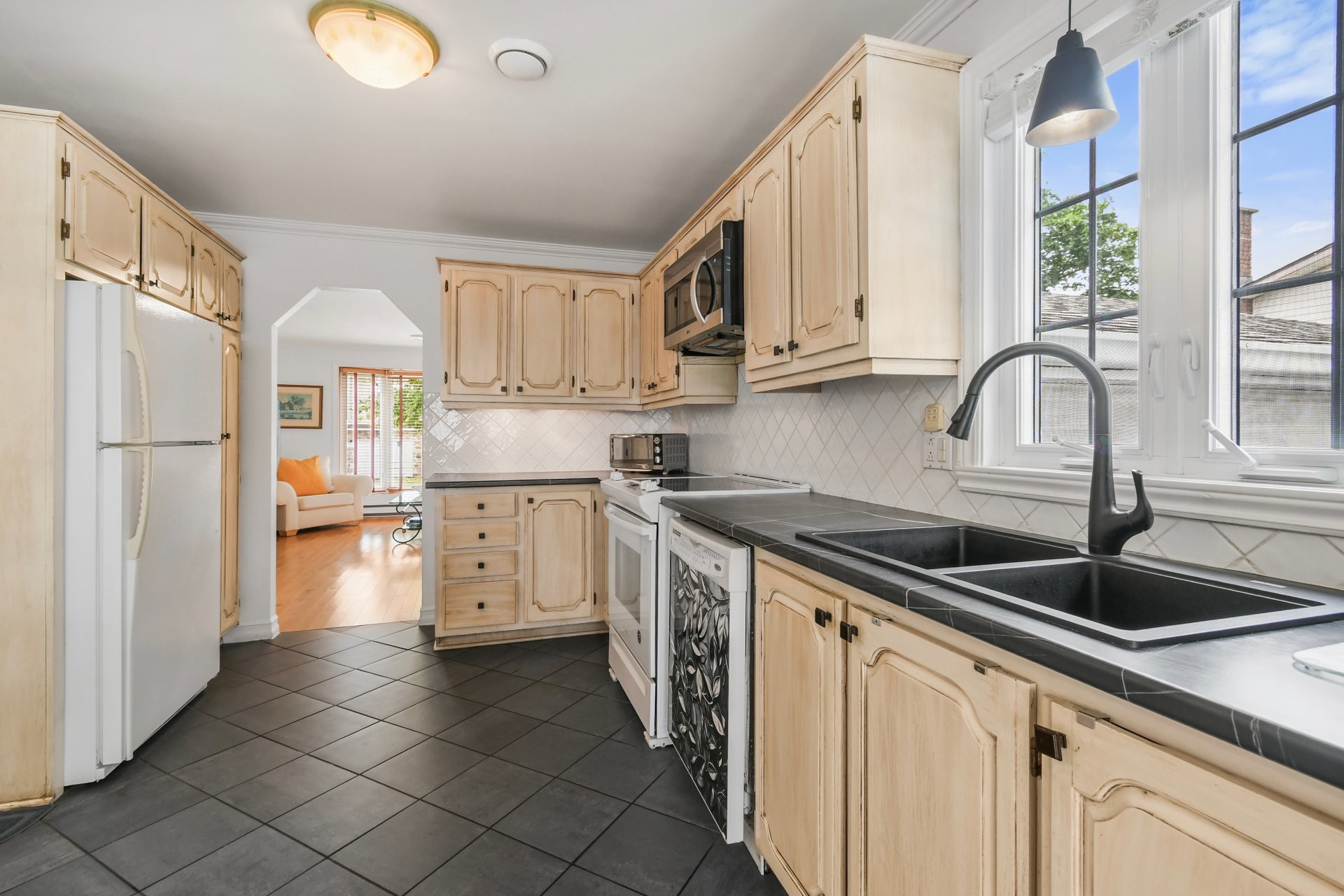 









7305


Rue Turner

,
Brossard,




QC
J4W2P1

