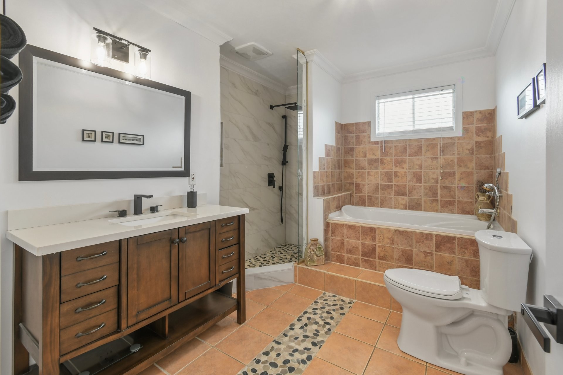 









7305


Rue Turner

,
Brossard,




QC
J4W2P1

