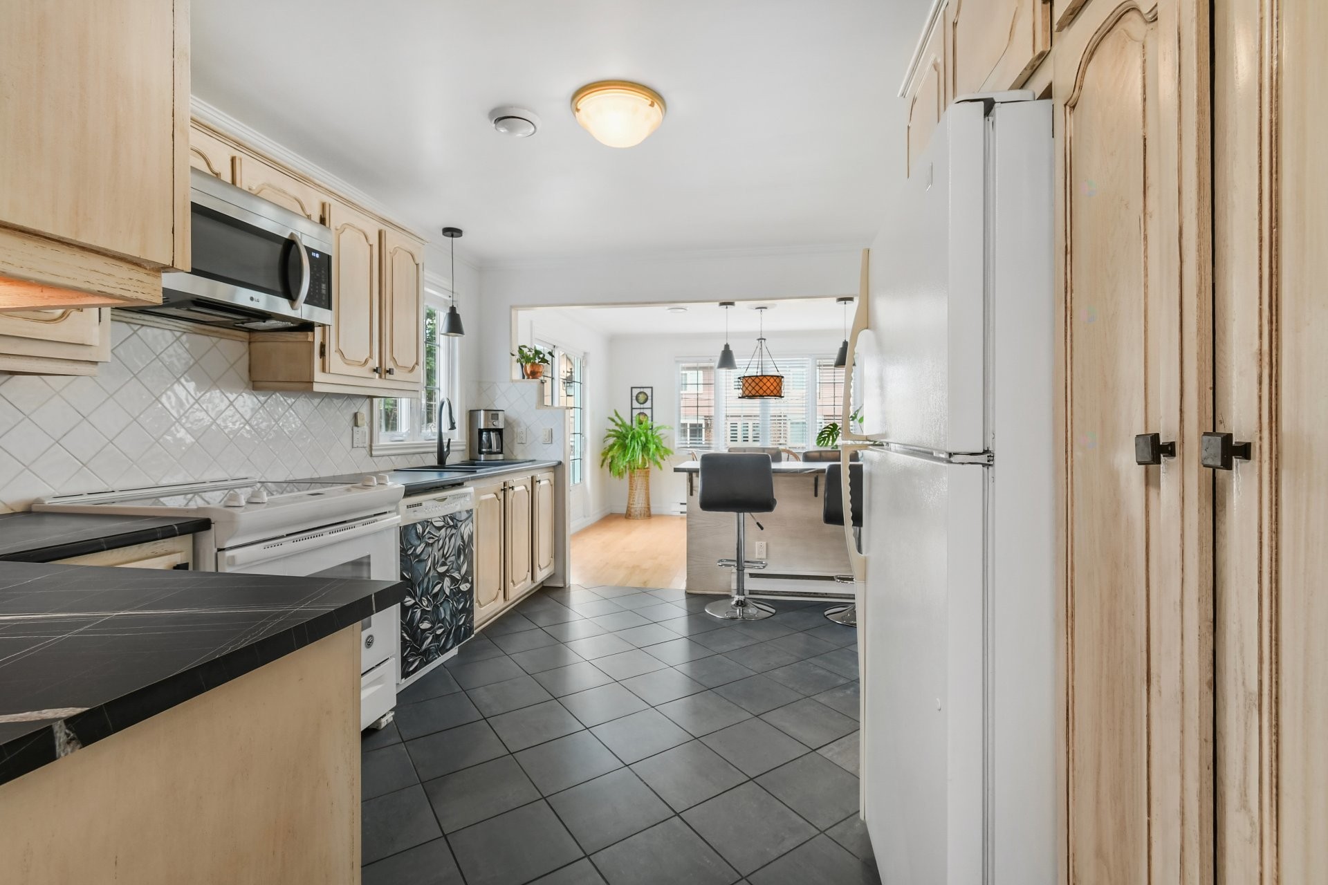 









7305


Rue Turner

,
Brossard,




QC
J4W2P1

